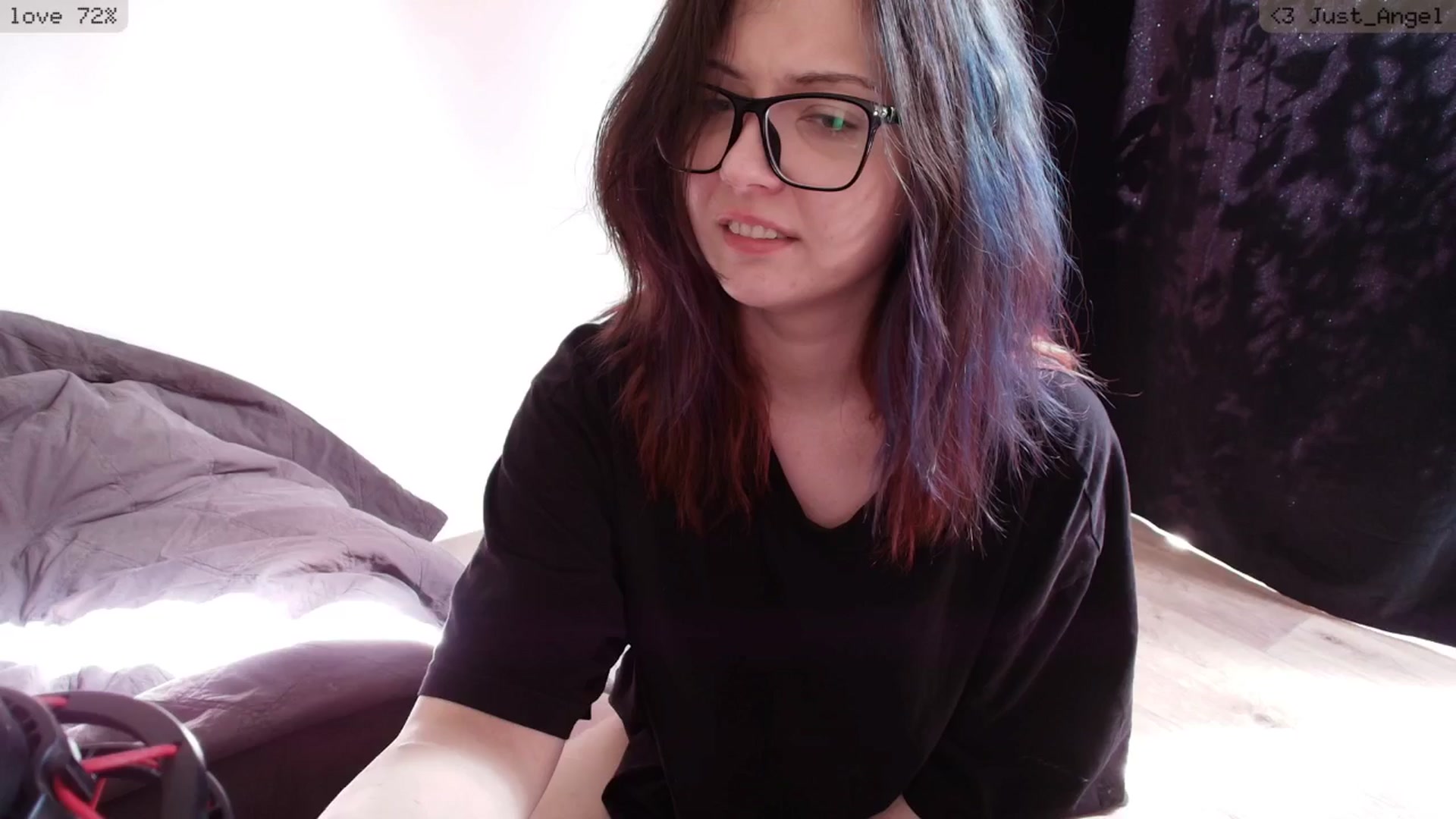 Gallery image thumbnail from RoomToAvoid's myfreecams stream on, 04/17/2026, 06:47 image 7 of 20