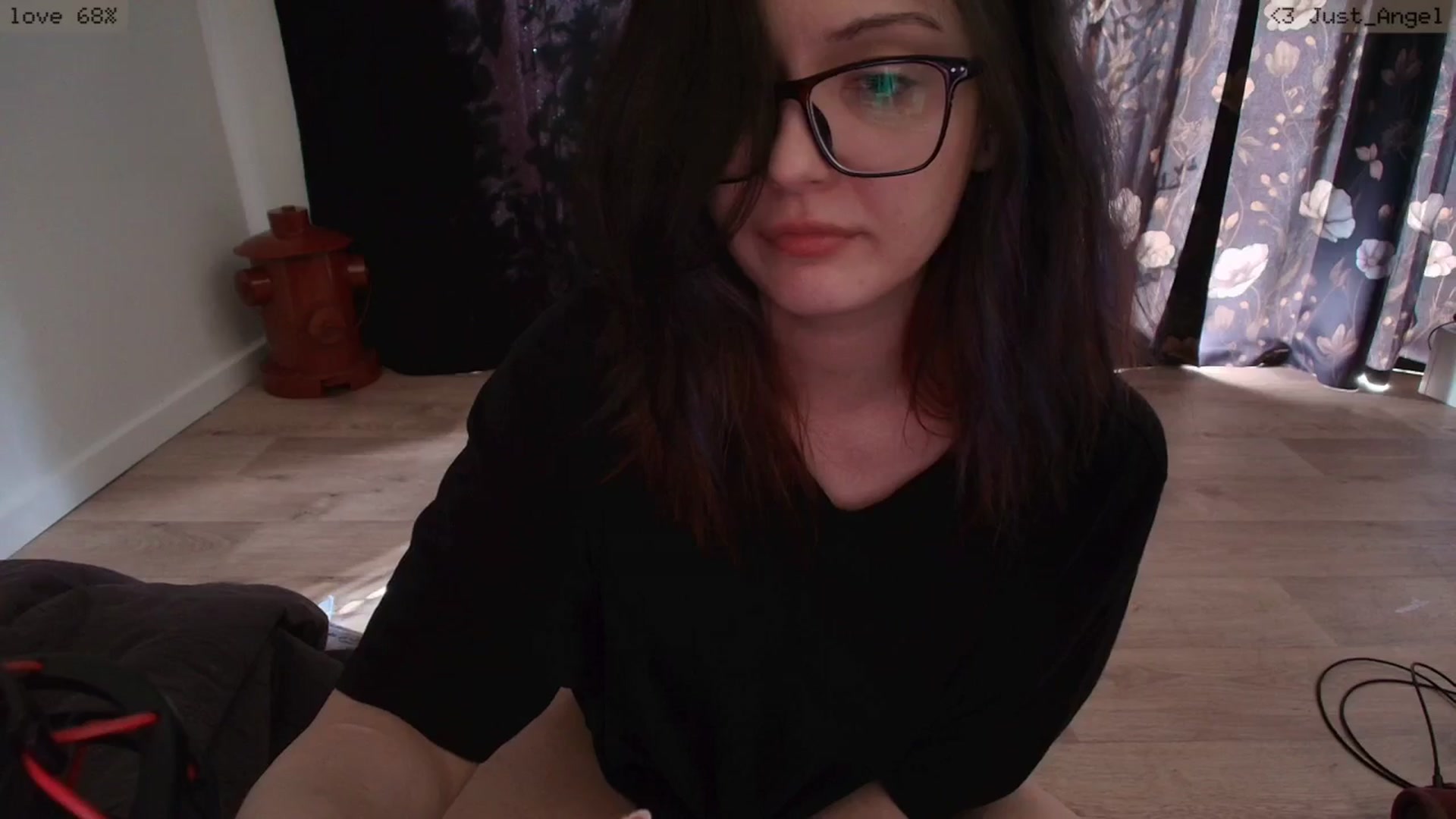 Gallery image thumbnail from RoomToAvoid's myfreecams stream on, 04/17/2026, 06:47 image 5 of 20