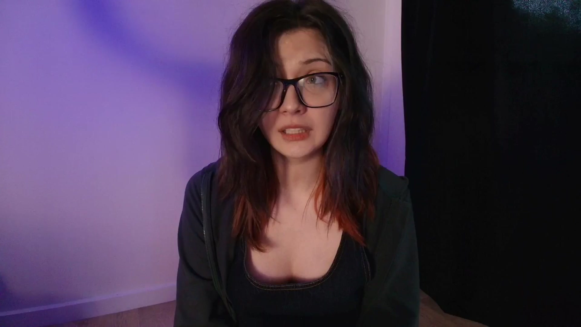 Gallery image thumbnail from RoomToAvoid's myfreecams stream on, 04/19/2026, 02:43 image 1 of 20