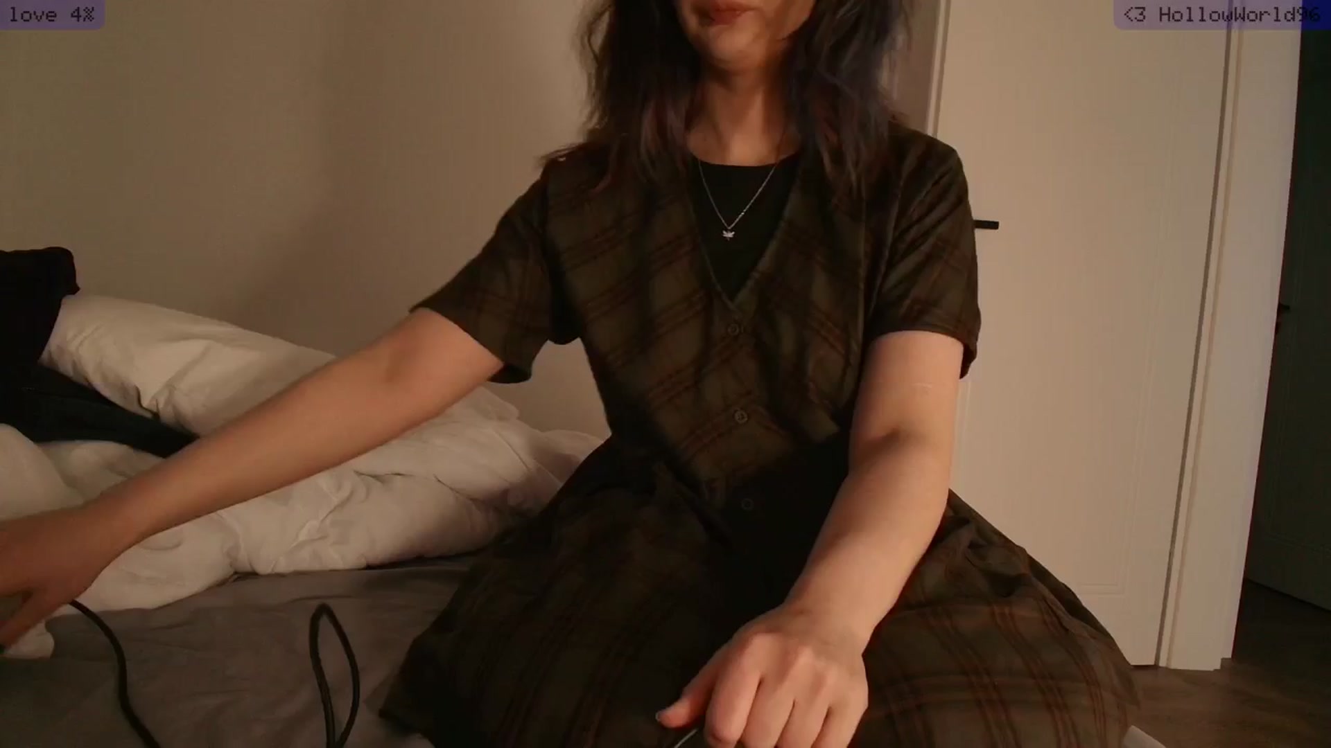 Gallery image thumbnail from RoomToAvoid's myfreecams stream on, 04/28/2026, 11:14 image 13 of 20