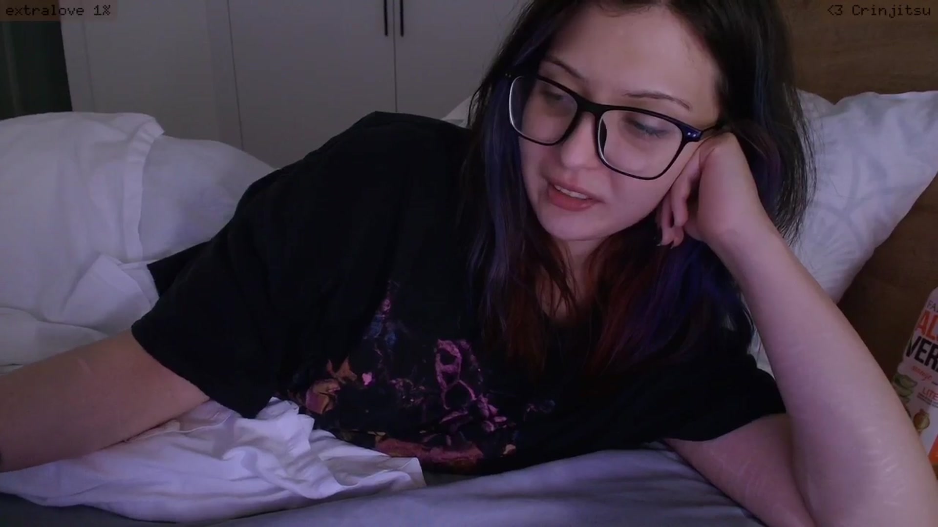 Gallery image thumbnail from RoomToAvoid's myfreecams stream on, 04/28/2026, 19:51 image 18 of 20