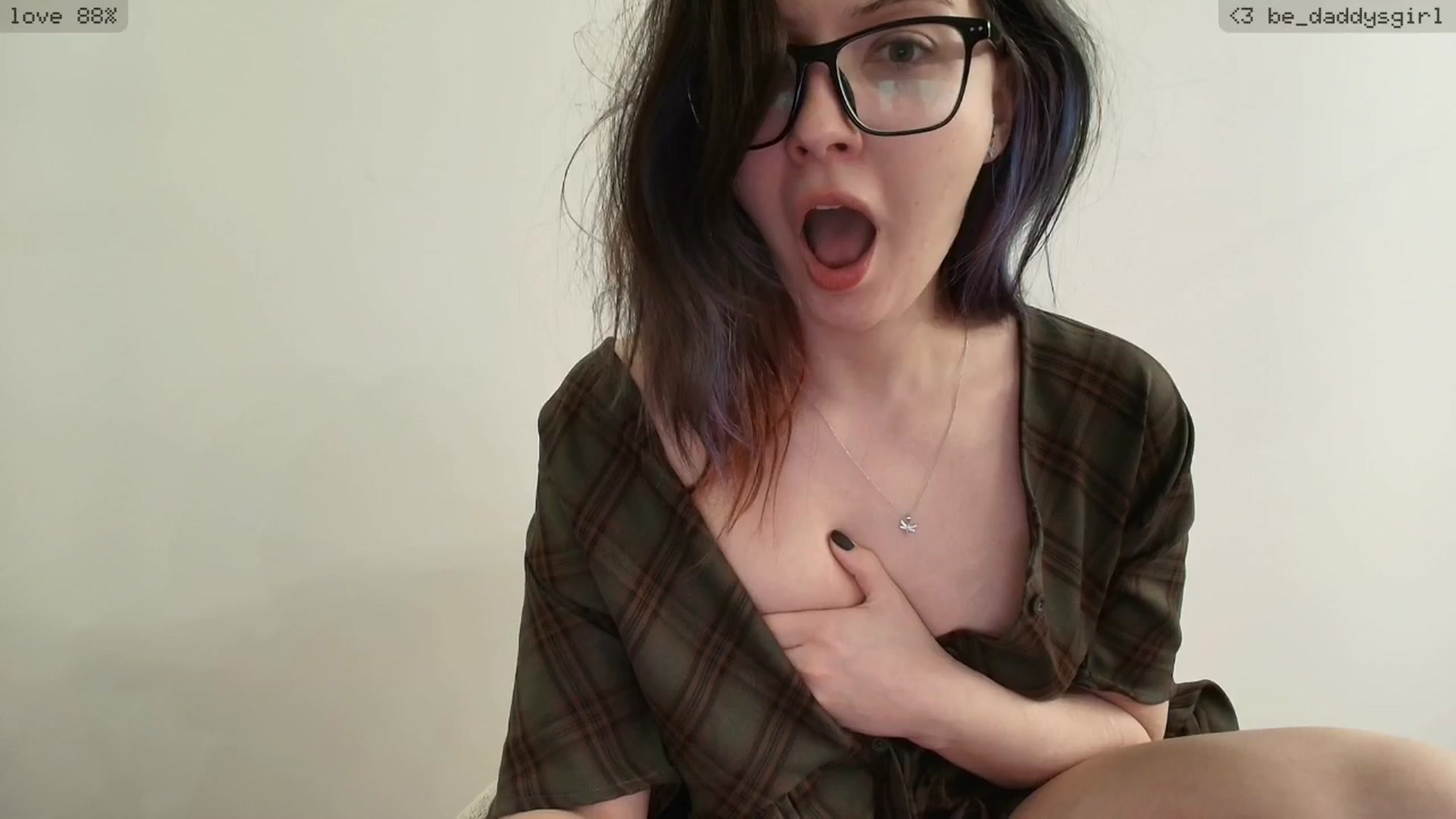 Gallery image thumbnail from RoomToAvoid's myfreecams stream on, 04/28/2026, 19:51 image 3 of 20