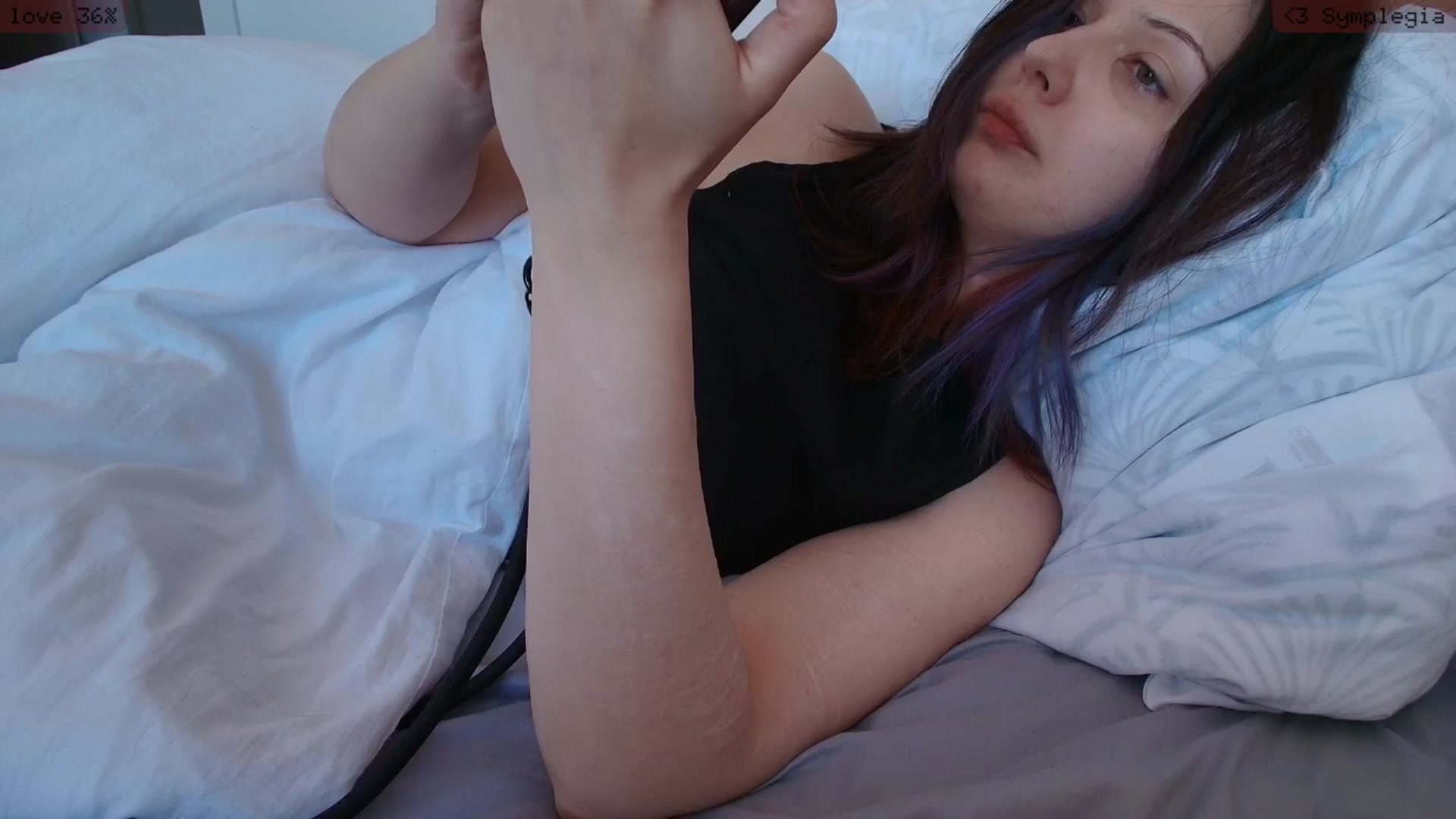 Gallery image thumbnail from RoomToAvoid's myfreecams stream on, 04/29/2026, 13:38 image 5 of 20