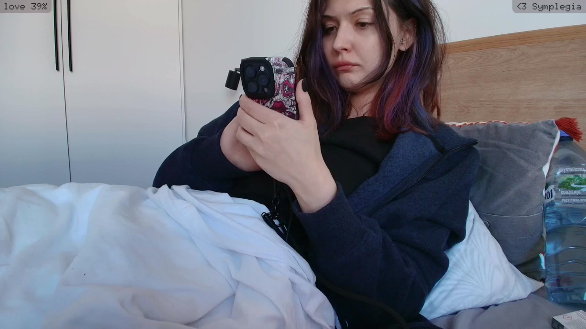 Gallery image thumbnail from RoomToAvoid's myfreecams stream on, 04/29/2026, 17:49 image 10 of 20