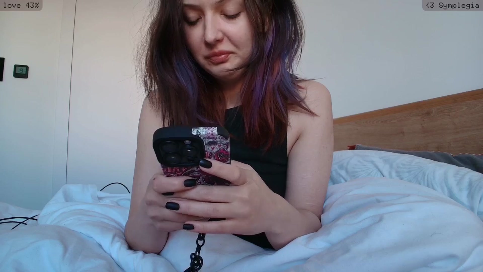 Gallery image thumbnail from RoomToAvoid's myfreecams stream on, 04/29/2026, 17:49 image 15 of 20