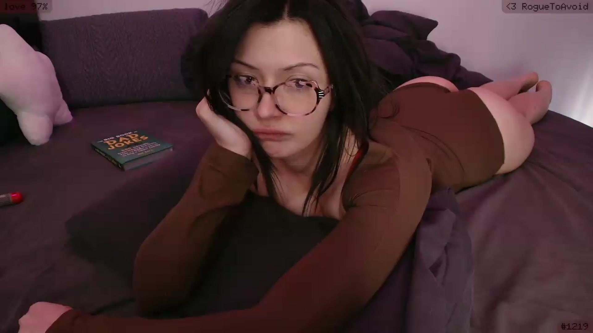 Gallery image thumbnail from RoomToAvoid's myfreecams stream on, 05/25/2026, 04:50 image 9 of 20