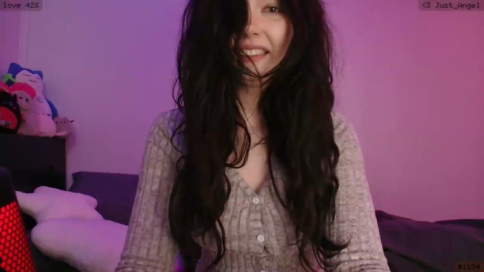 Gallery image thumbnail from RoomToAvoid's myfreecams stream on, 05/26/2026, 01:28 image 5 of 20