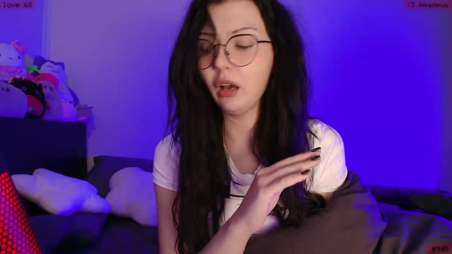 Gallery image thumbnail from RoomToAvoid's myfreecams stream on, 05/28/2026, 03:39 image 12 of 20