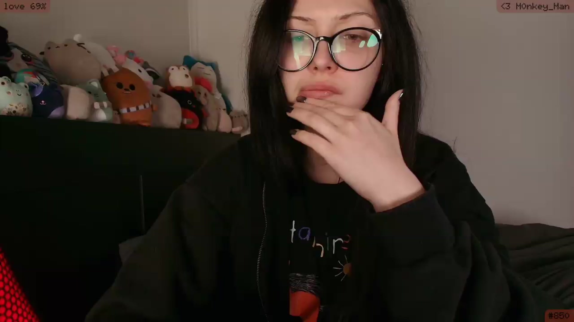 Gallery image thumbnail from RoomToAvoid's myfreecams stream on, 05/31/2026, 07:36 image 18 of 20