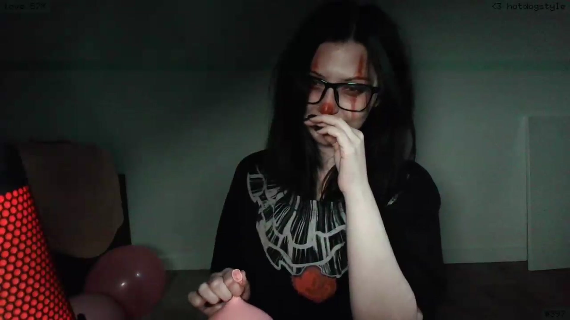 Gallery image thumbnail from RoomToAvoid's myfreecams stream on, 06/04/2026, 04:49 image 13 of 20