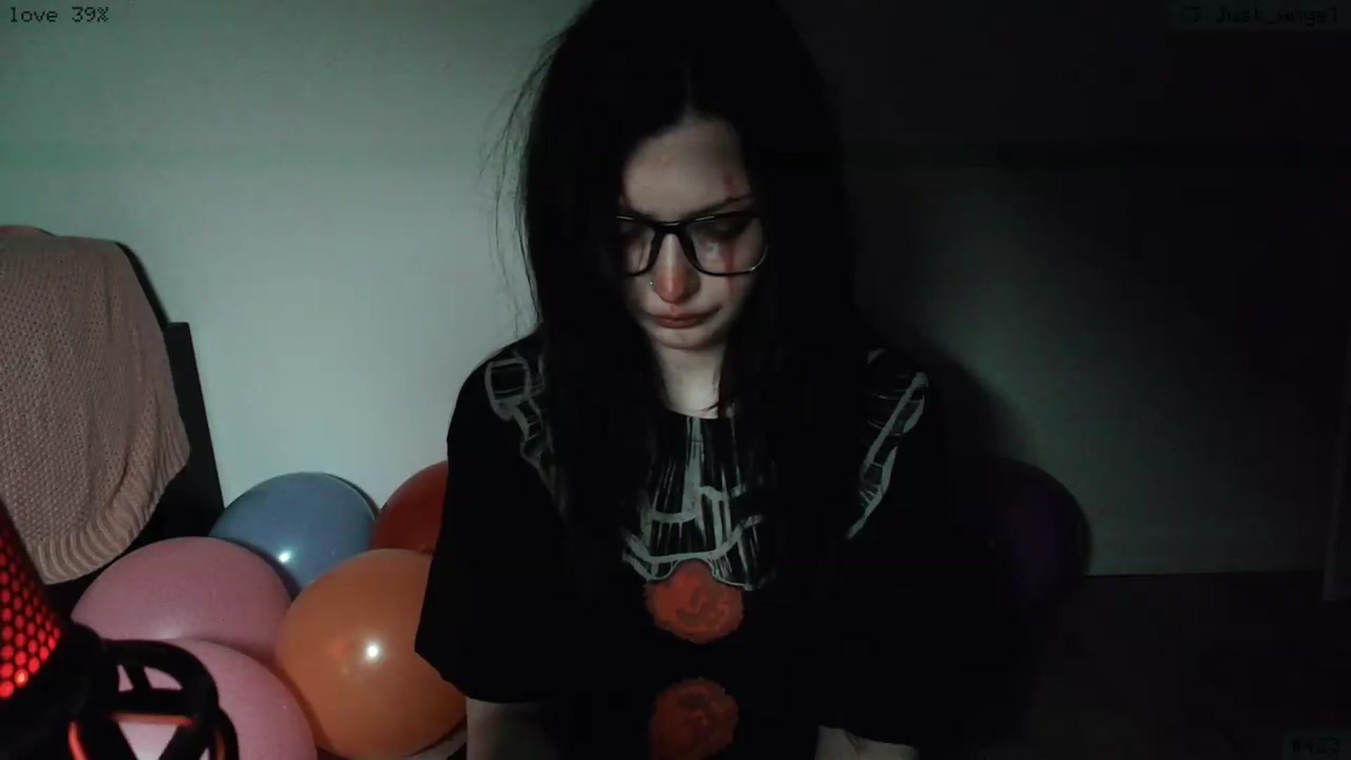 Gallery image thumbnail from RoomToAvoid's myfreecams stream on, 06/04/2026, 04:49 image 10 of 20