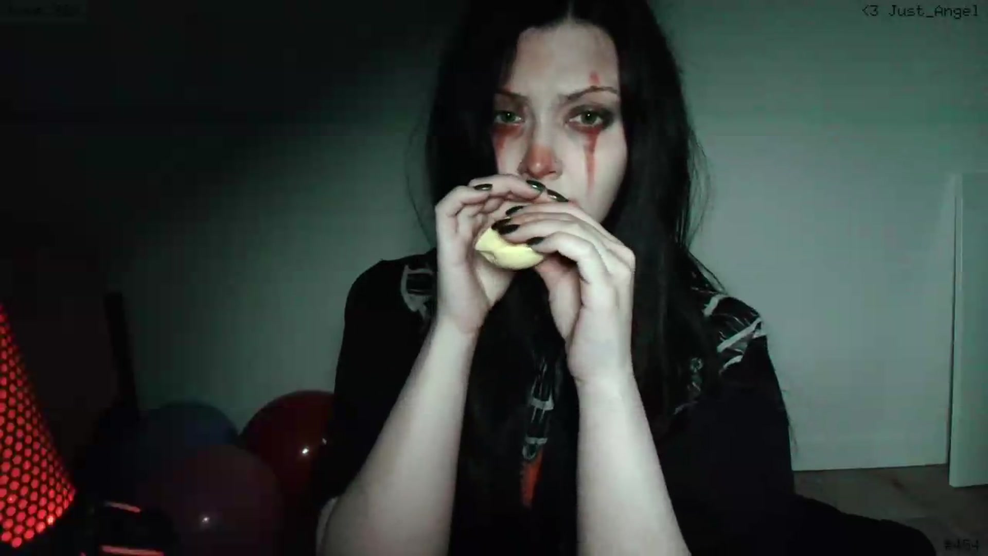 Gallery image thumbnail from RoomToAvoid's myfreecams stream on, 06/04/2026, 04:49 image 8 of 20