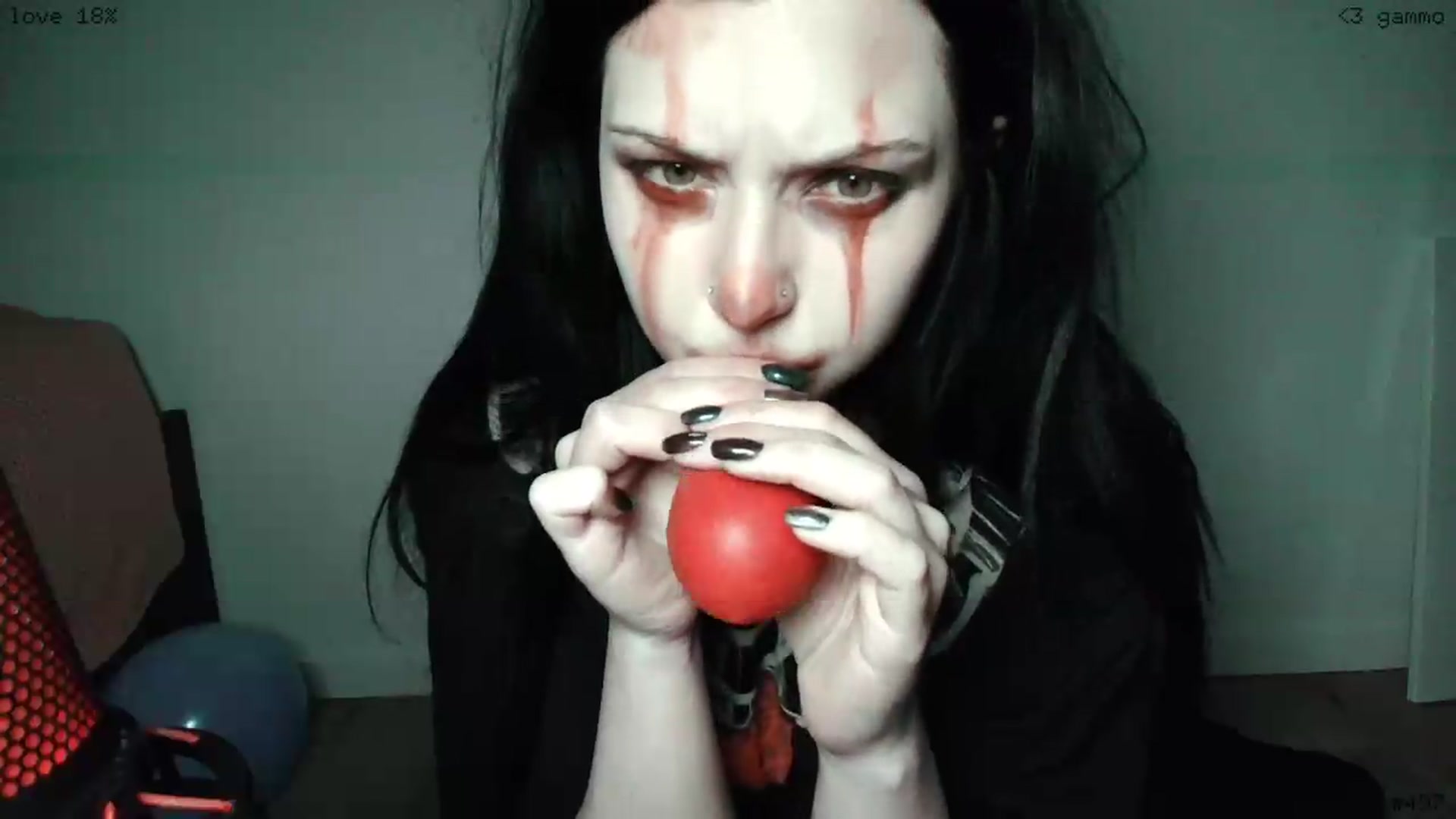 Gallery image thumbnail from RoomToAvoid's myfreecams stream on, 06/04/2026, 04:49 image 7 of 20