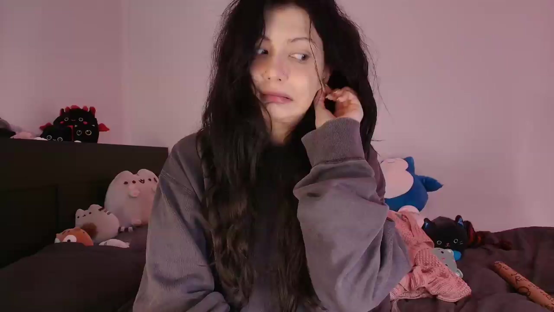 Gallery image thumbnail from RoomToAvoid's myfreecams stream on, 07/03/2026, 03:19 image 2 of 20
