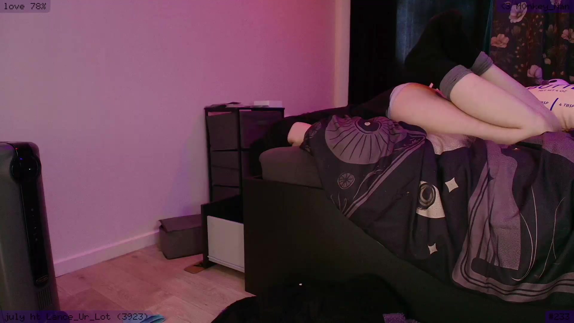 Gallery image thumbnail from RoomToAvoid's myfreecams stream on, 07/28/2026, 06:46 image 14 of 20
