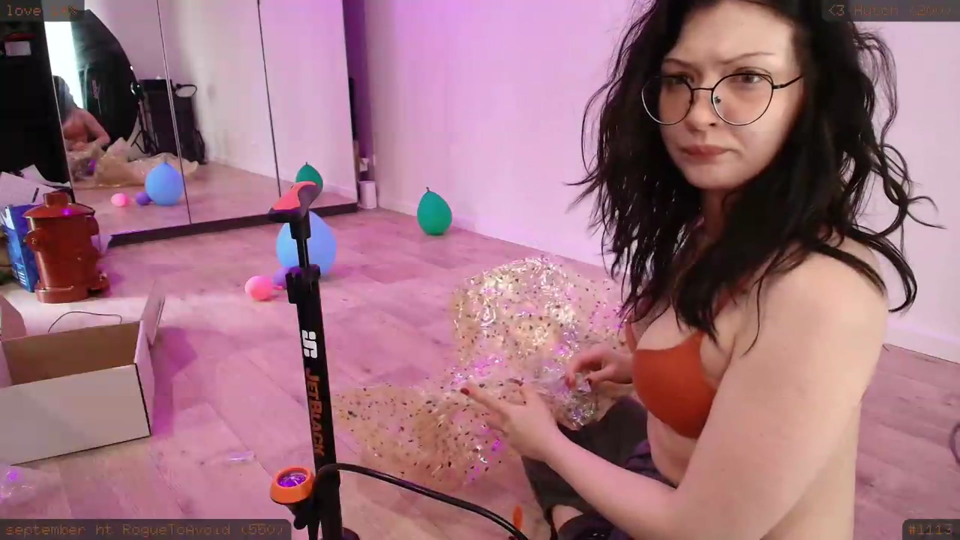 Gallery image thumbnail from RoomToAvoid's myfreecams stream on, 09/09/2026, 04:33 image 2 of 20