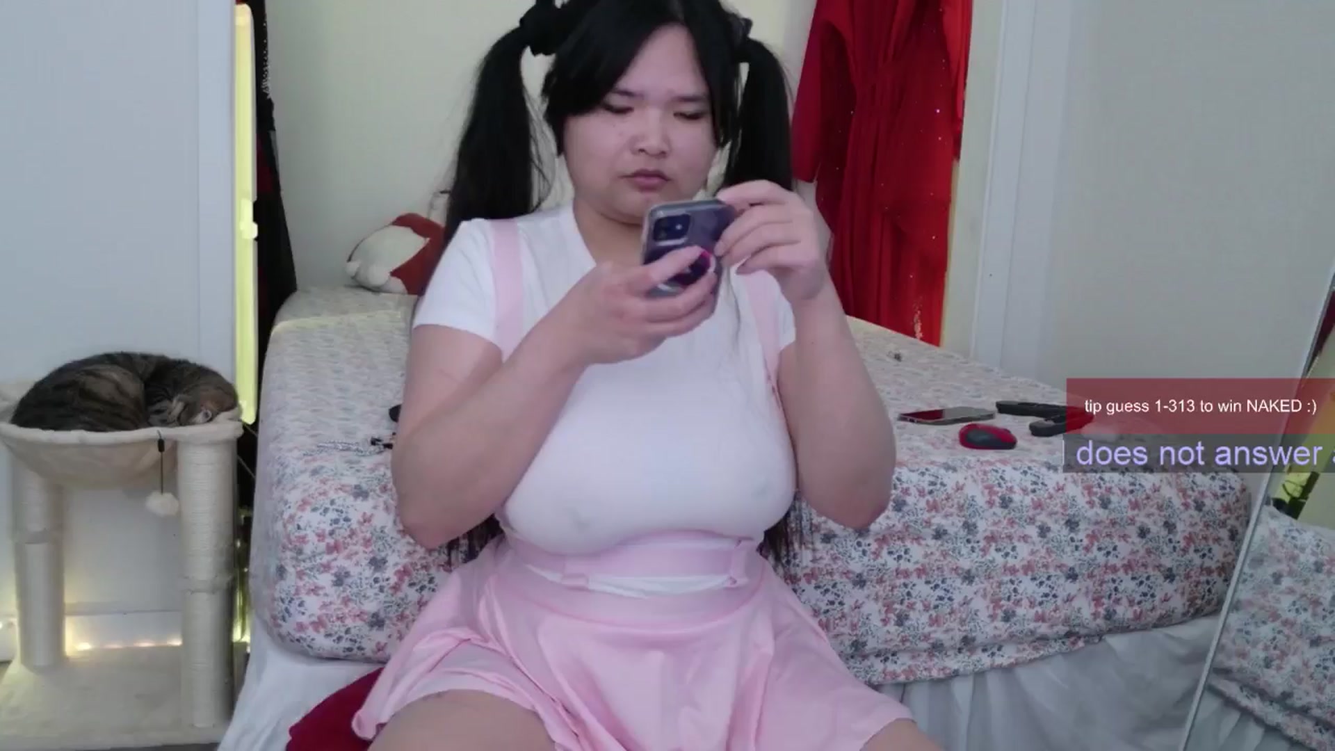 Gallery image thumbnail from Roriverse's myfreecams stream on, 12/01/2024, 22:06 image 18 of 20
