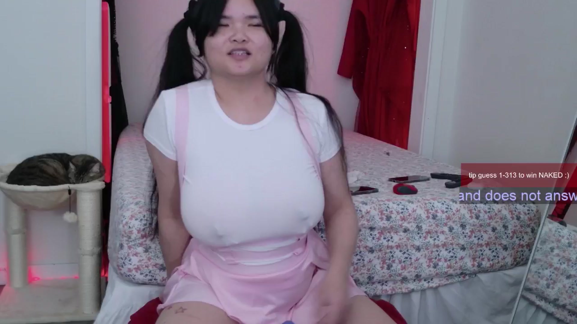 Gallery image thumbnail from Roriverse's myfreecams stream on, 12/01/2024, 22:06 image 7 of 20