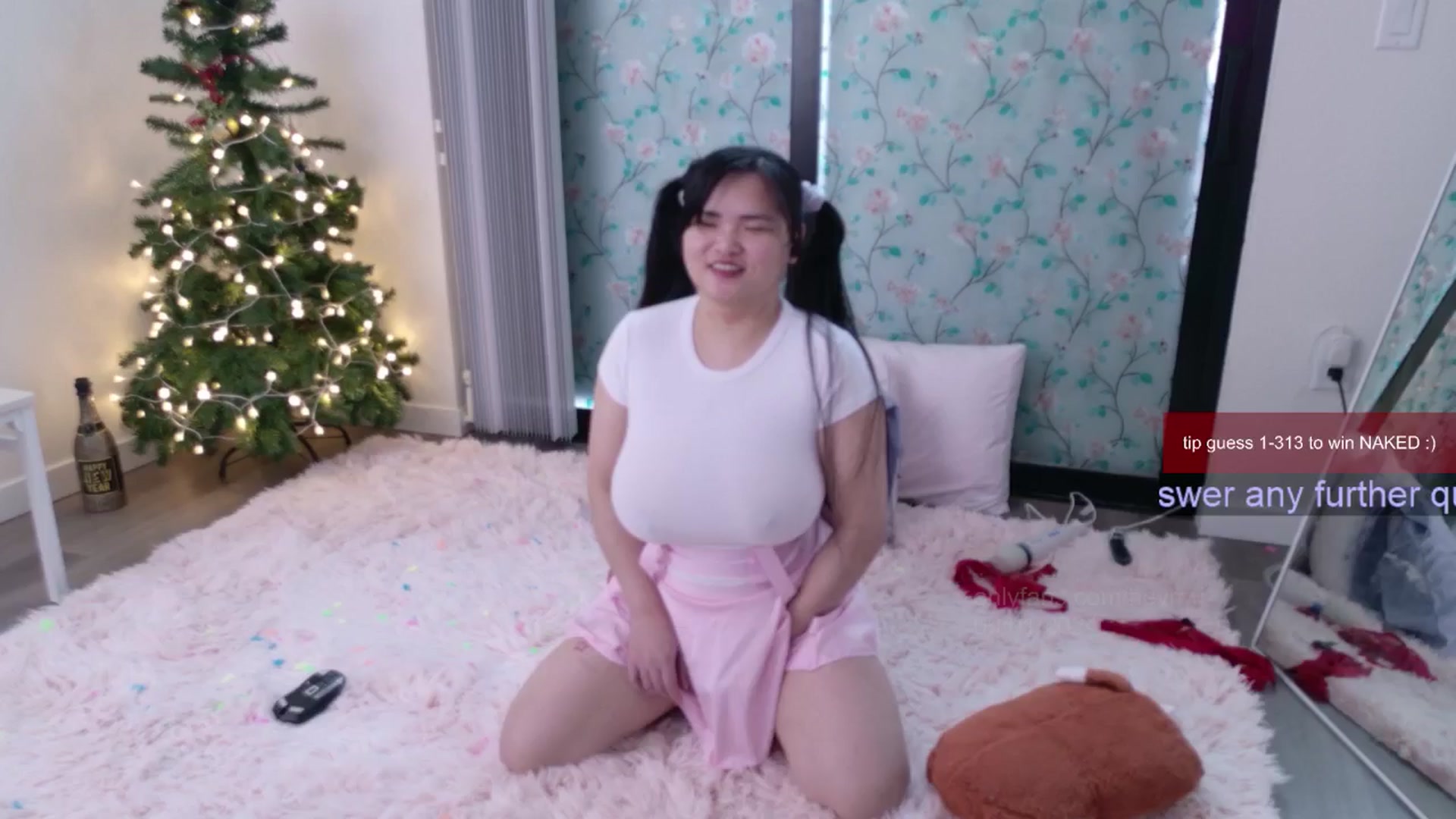 Gallery image thumbnail from Roriverse's myfreecams stream on, 01/04/2025, 20:47 image 7 of 20