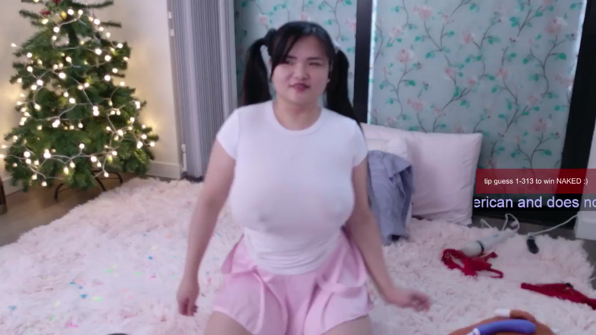 Gallery image thumbnail from Roriverse's myfreecams stream on, 01/04/2025, 20:47 image 12 of 20