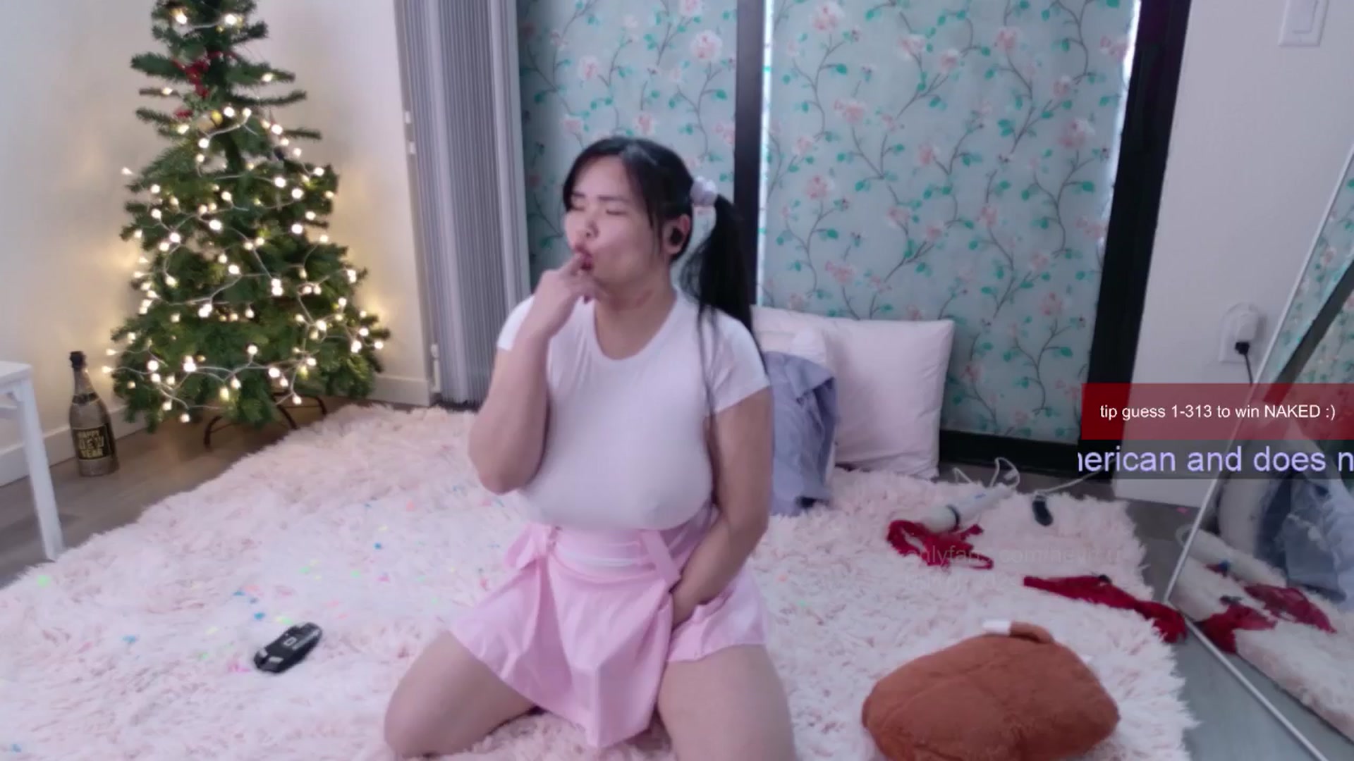 Gallery image thumbnail from Roriverse's myfreecams stream on, 01/04/2025, 20:47 image 8 of 20