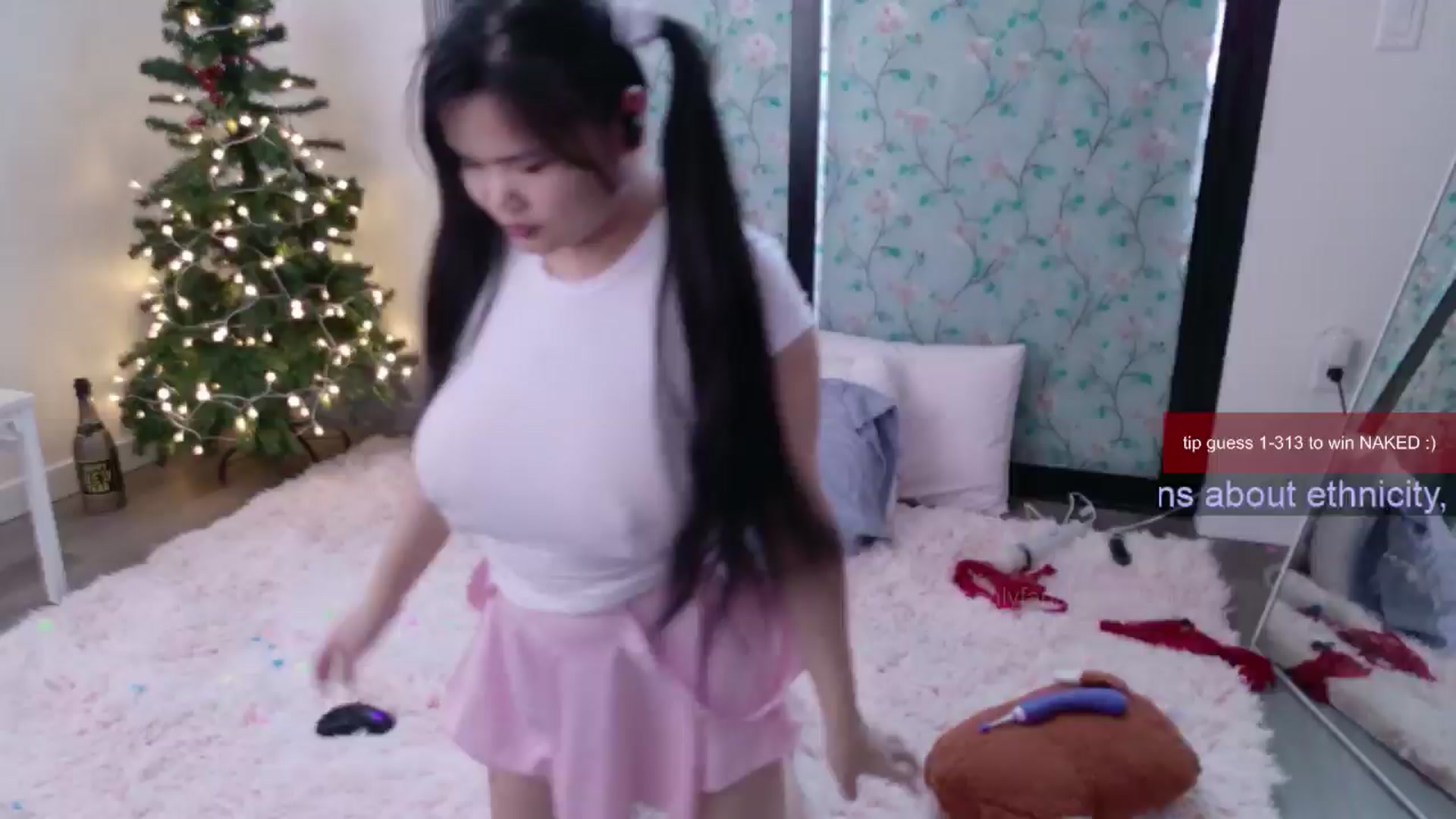 Gallery image thumbnail from Roriverse's myfreecams stream on, 01/04/2025, 20:47 image 10 of 20