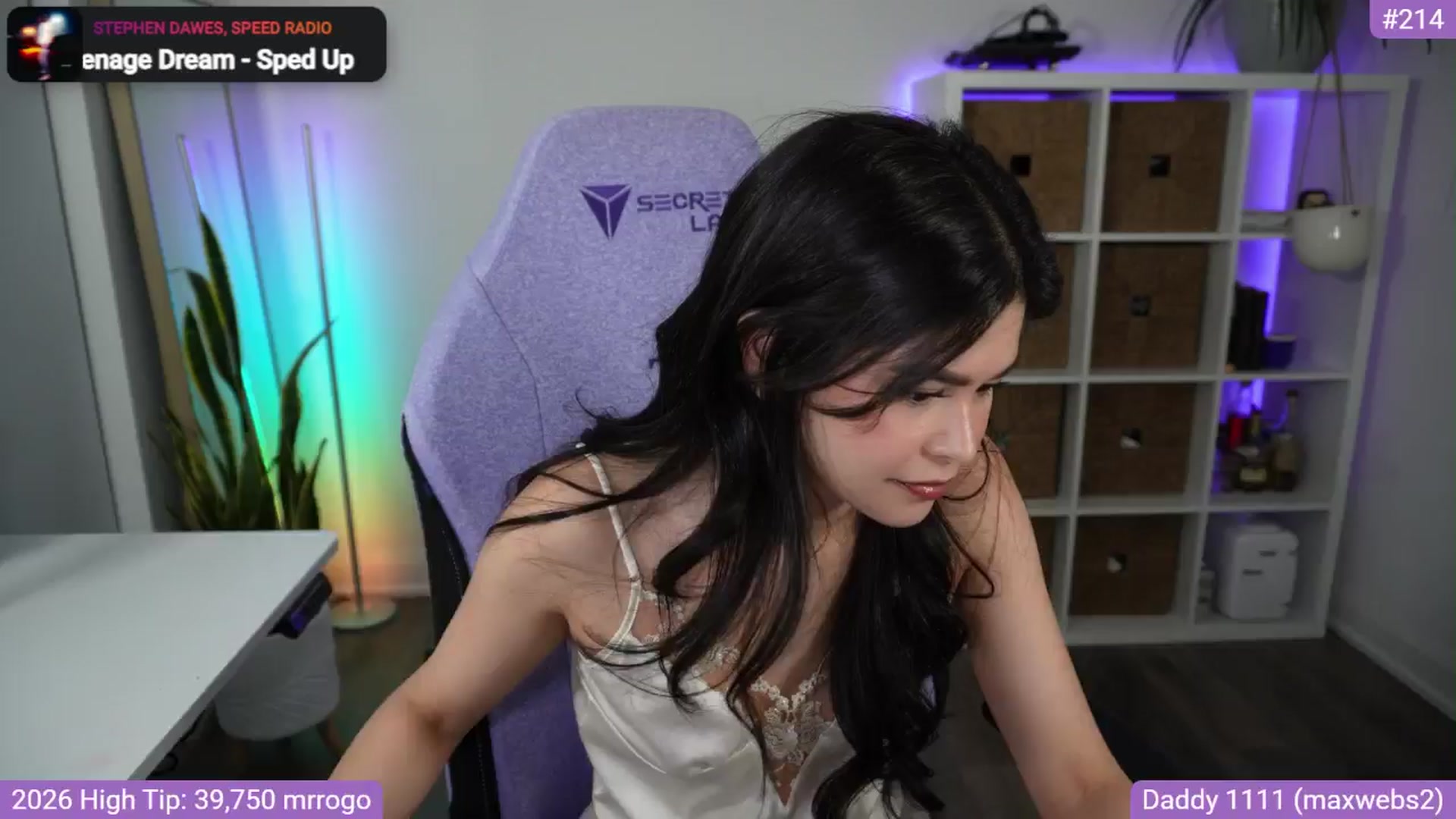 Gallery image thumbnail from RorrieGomez's myfreecams stream on, 05/04/2026, 02:56 image 4 of 20