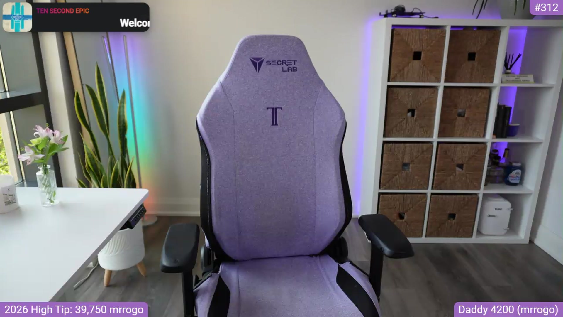 Gallery image thumbnail from RorrieGomez's myfreecams stream on, 06/05/2026, 24:56 image 6 of 20