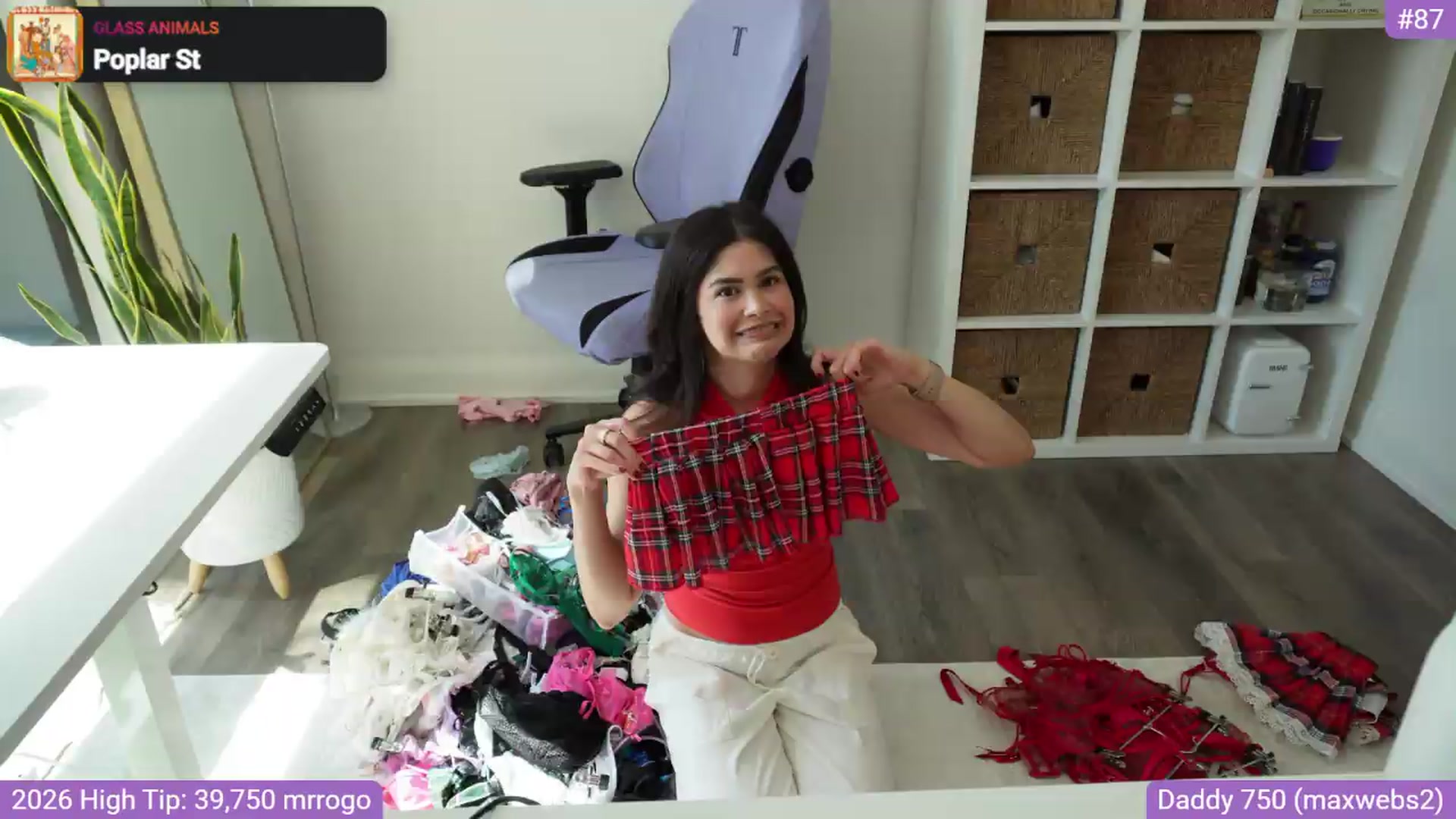 Gallery image thumbnail from RorrieGomez's myfreecams stream on, 06/20/2026, 22:21 image 7 of 20
