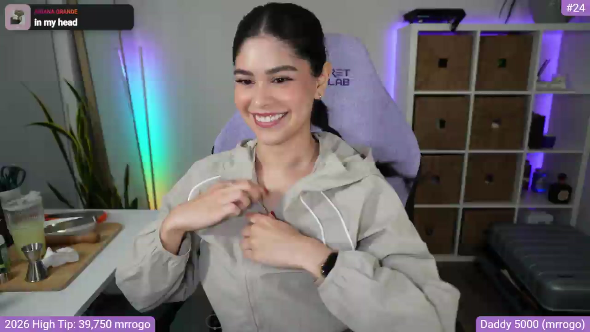 Gallery image thumbnail from RorrieGomez's myfreecams stream on, 08/07/2026, 04:05 image 11 of 20
