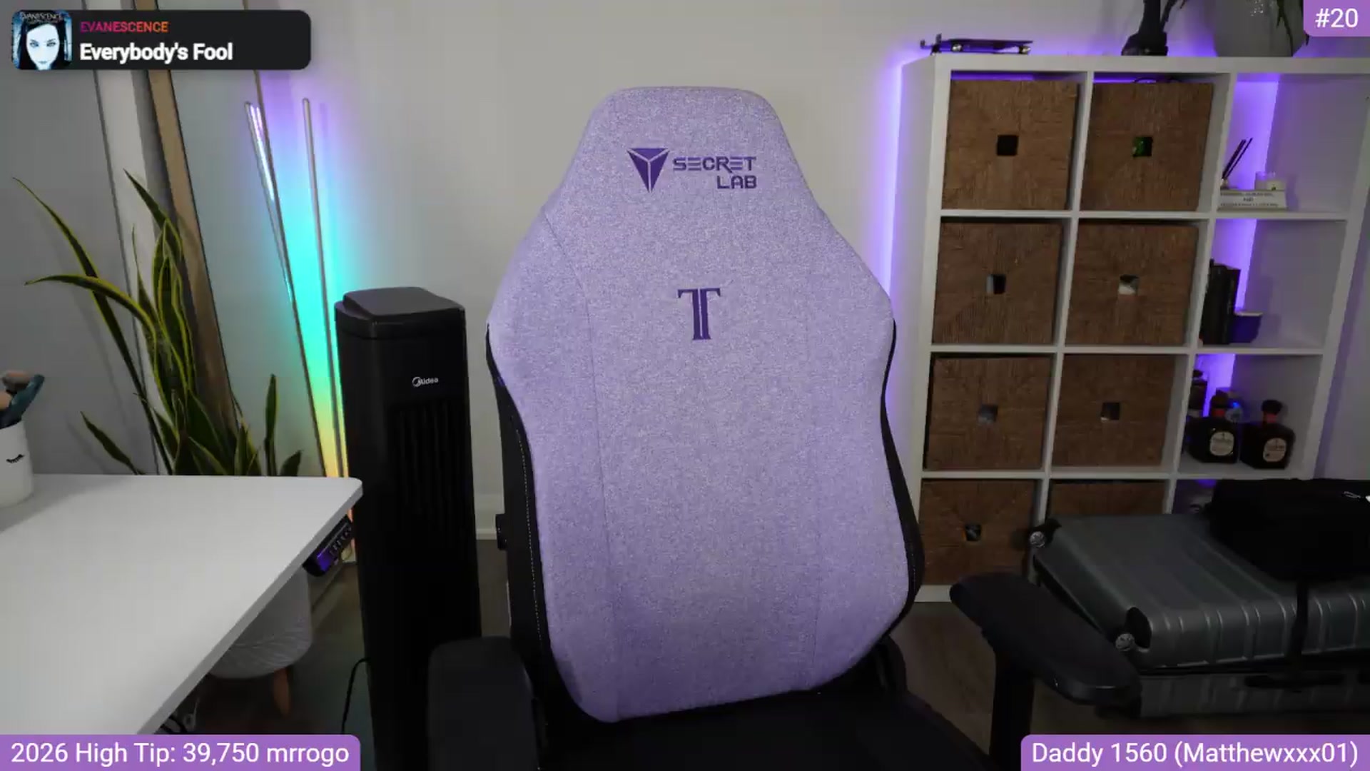 Gallery image thumbnail from RorrieGomez's myfreecams stream on, 08/10/2026, 03:14 image 8 of 20