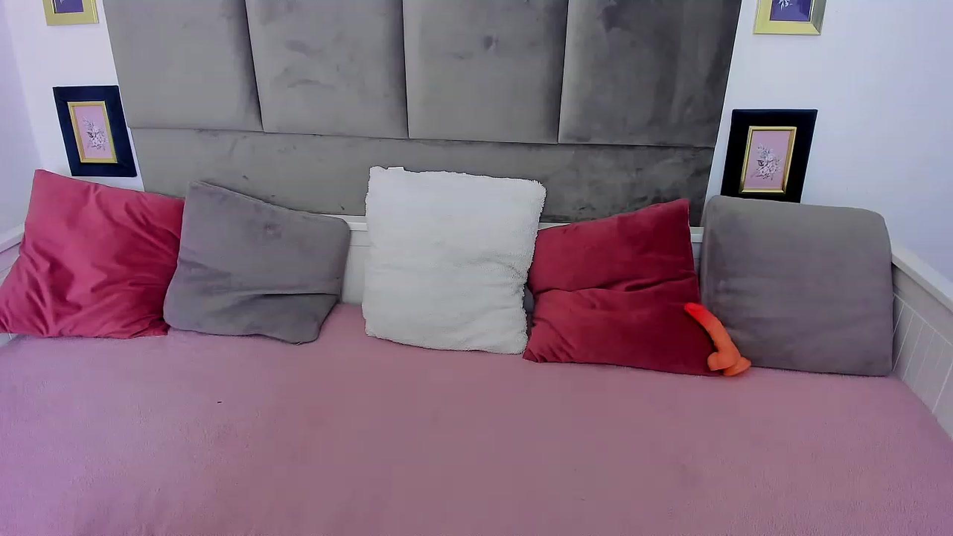 Gallery image thumbnail from Rory_May's myfreecams stream on, 05/01/2023, 24:56 image 12 of 20