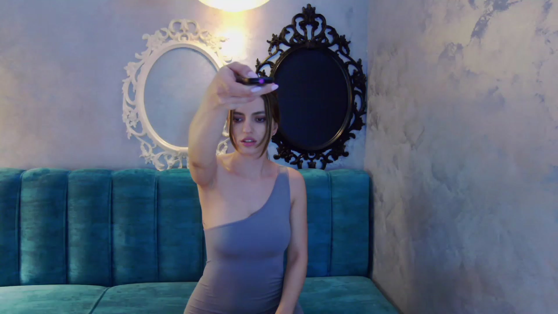 Gallery image thumbnail from RosaRose_'s myfreecams stream on, 03/29/2023, 20:20 image 18 of 20