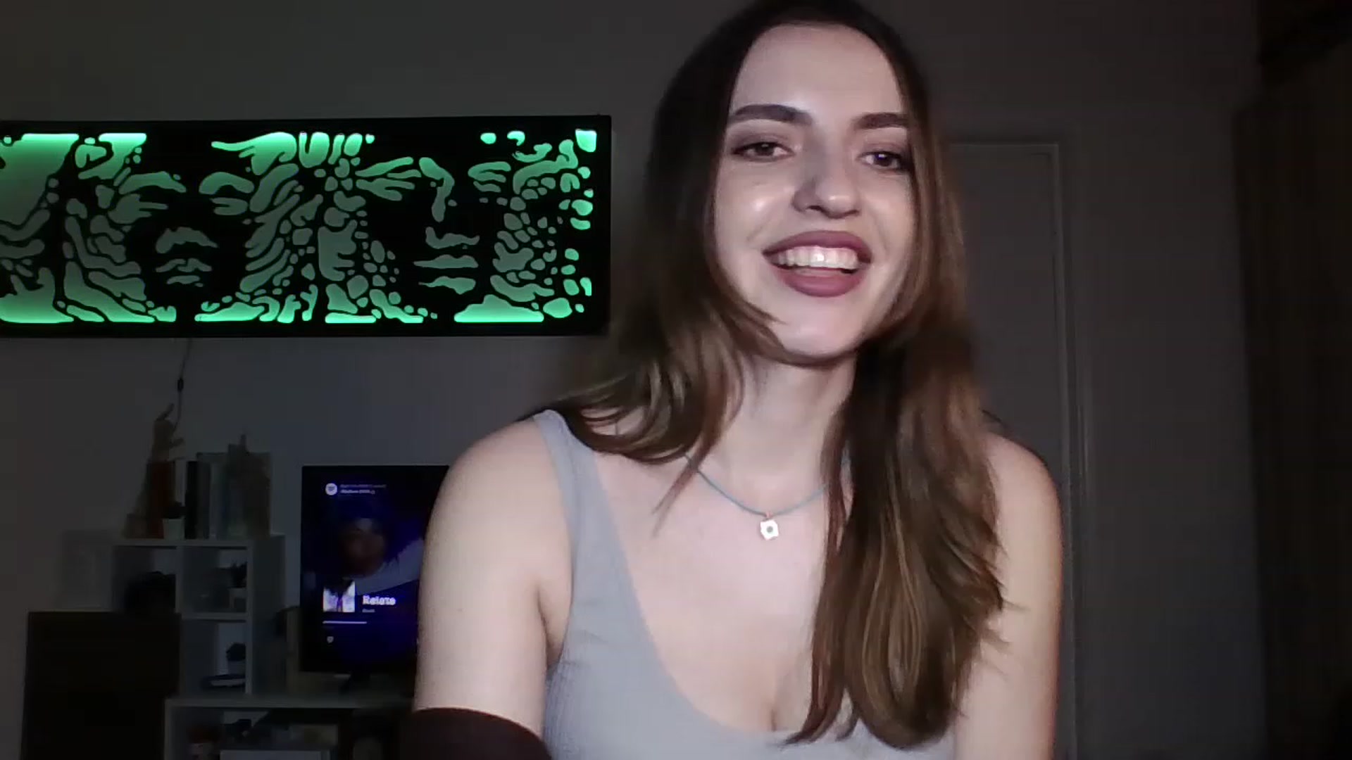 Gallery image thumbnail from RosaRose_'s myfreecams stream on, 04/25/2023, 01:47 image 12 of 20