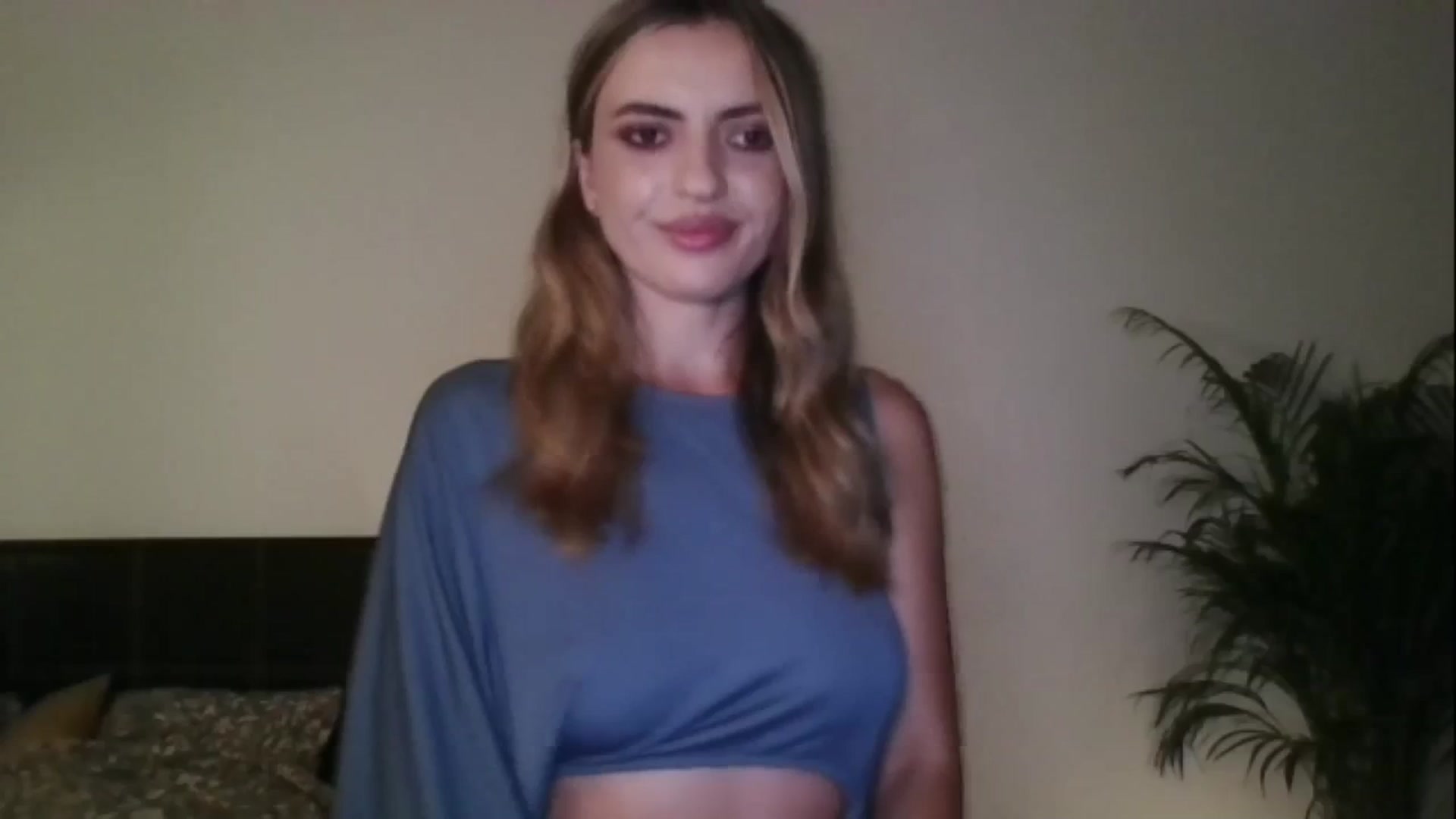 Gallery image thumbnail from RosaRose_'s myfreecams stream on, 08/16/2023, 23:48 image 9 of 20