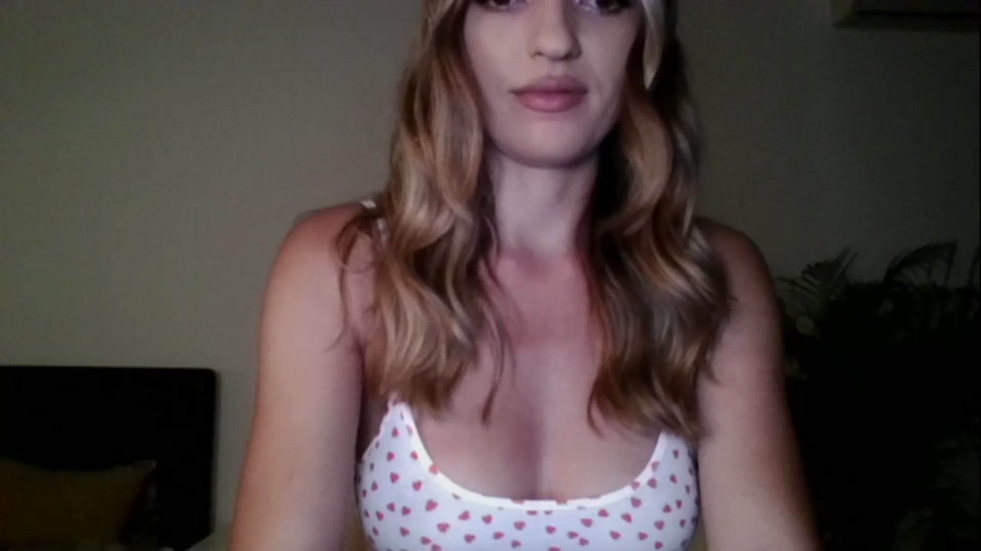 Gallery image thumbnail from RosaRose_'s myfreecams stream on, 08/18/2023, 21:59 image 3 of 20