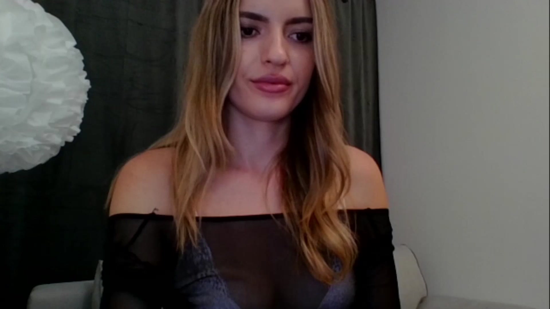 Gallery image thumbnail from RosaRose_'s myfreecams stream on, 09/26/2023, 20:53 image 13 of 20
