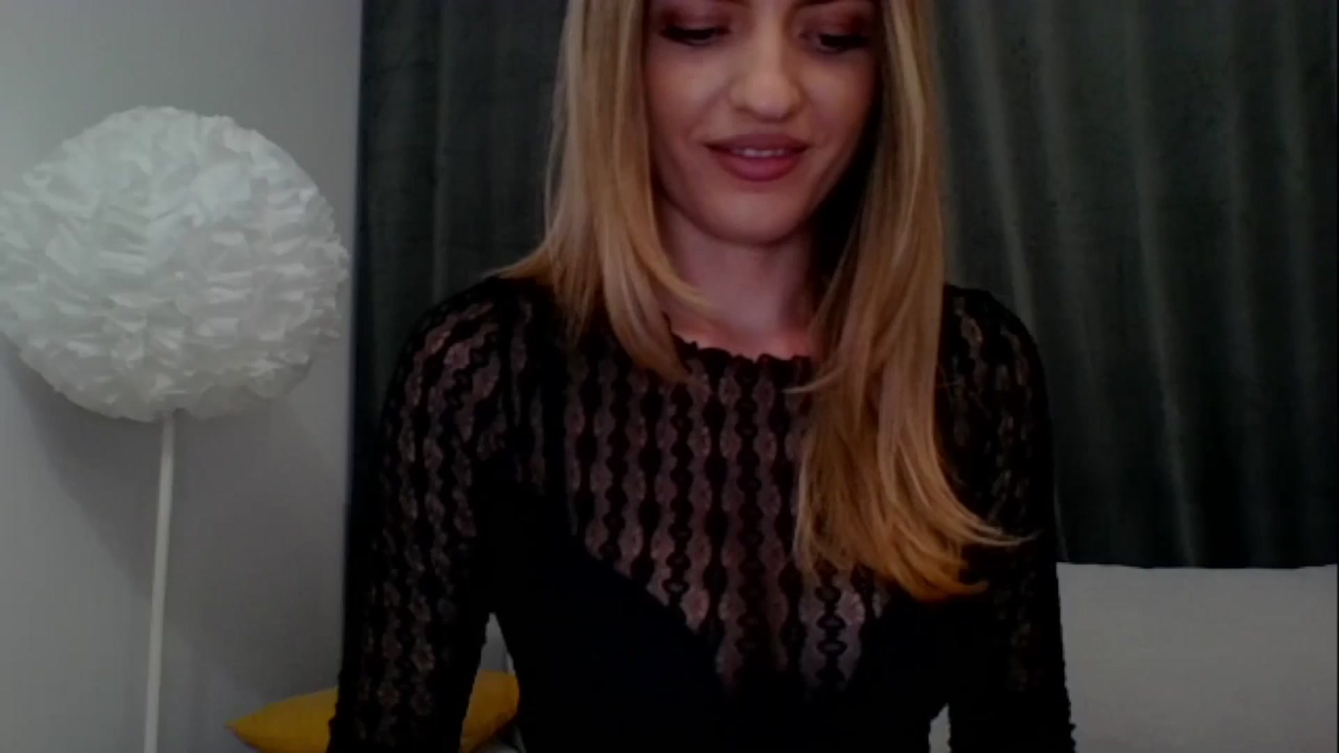 Gallery image thumbnail from RosaRose_'s myfreecams stream on, 10/07/2023, 17:52 image 7 of 20