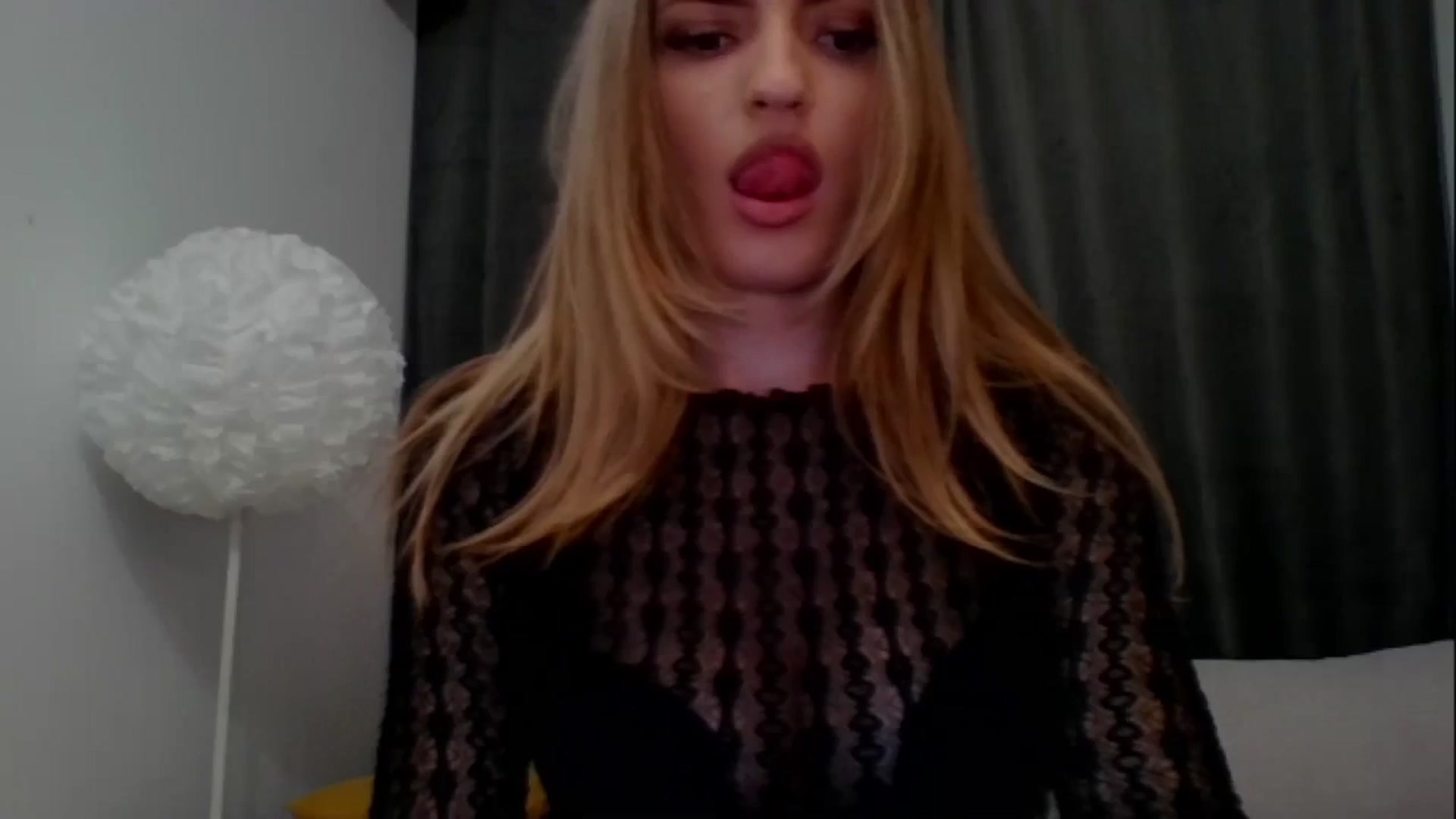 Gallery image thumbnail from RosaRose_'s myfreecams stream on, 10/07/2023, 17:52 image 12 of 20