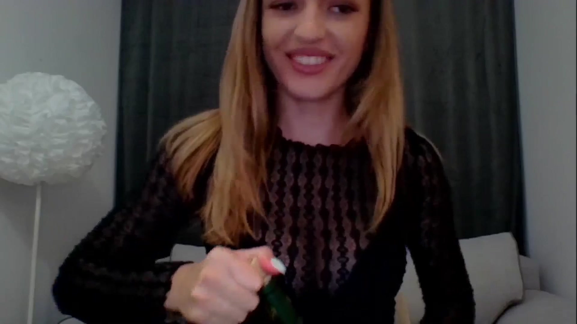 Gallery image thumbnail from RosaRose_'s myfreecams stream on, 10/07/2023, 19:12 image 6 of 20