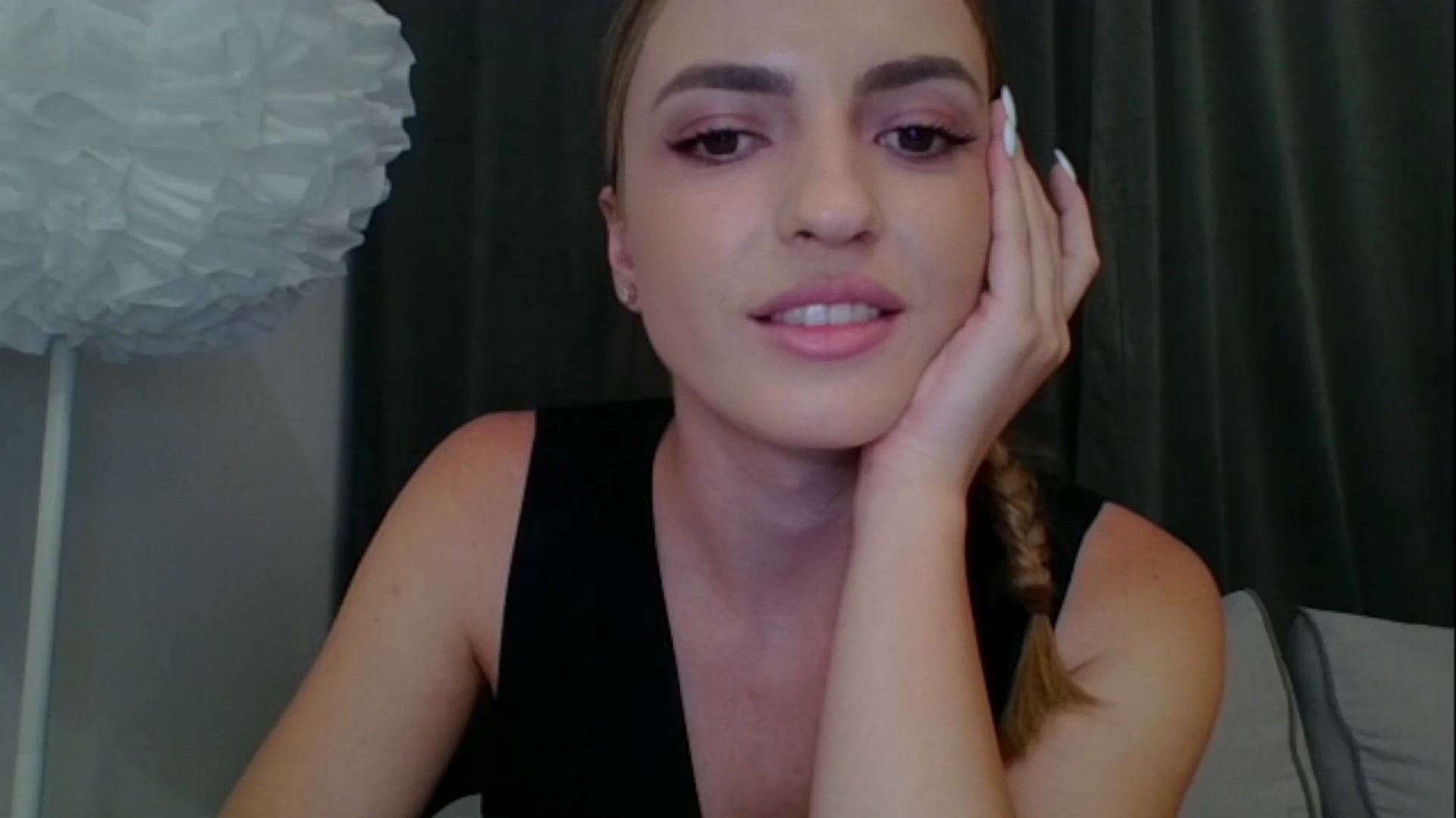 Gallery image thumbnail from RosaRose_'s myfreecams stream on, 10/13/2023, 20:07 image 17 of 20