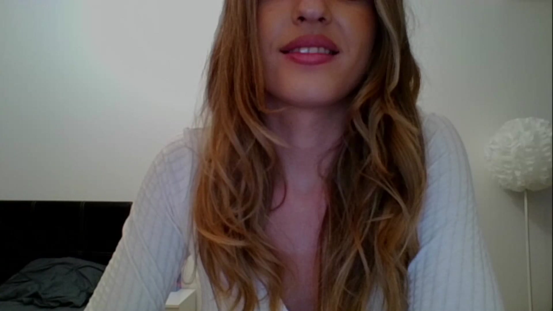 Gallery image thumbnail from RosaRose_'s myfreecams stream on, 10/22/2023, 20:38 image 17 of 20
