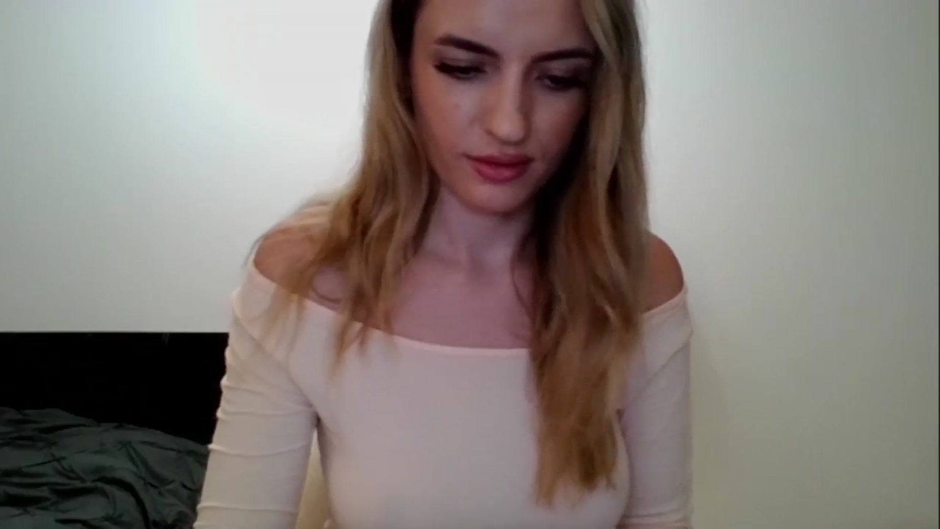 Gallery image thumbnail from RosaRose_'s myfreecams stream on, 11/23/2023, 01:05 image 12 of 20