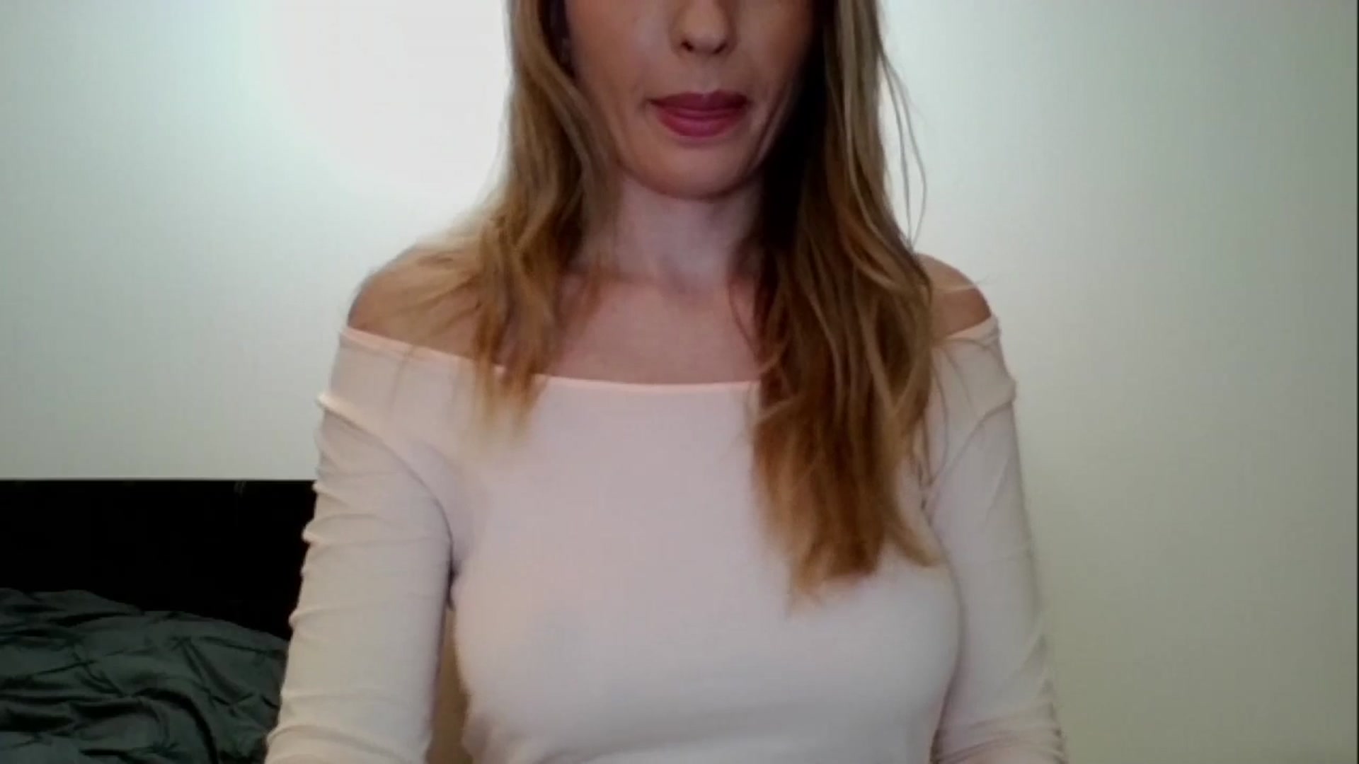Gallery image thumbnail from RosaRose_'s myfreecams stream on, 11/23/2023, 01:05 image 16 of 20