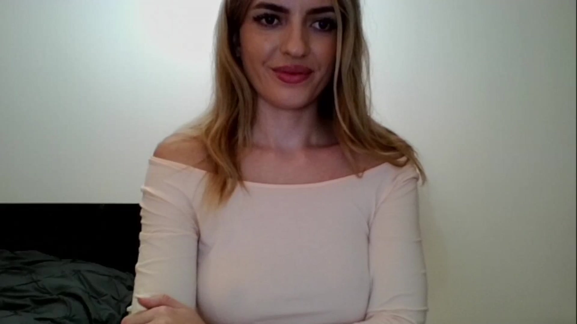 Gallery image thumbnail from RosaRose_'s myfreecams stream on, 11/23/2023, 01:05 image 18 of 20
