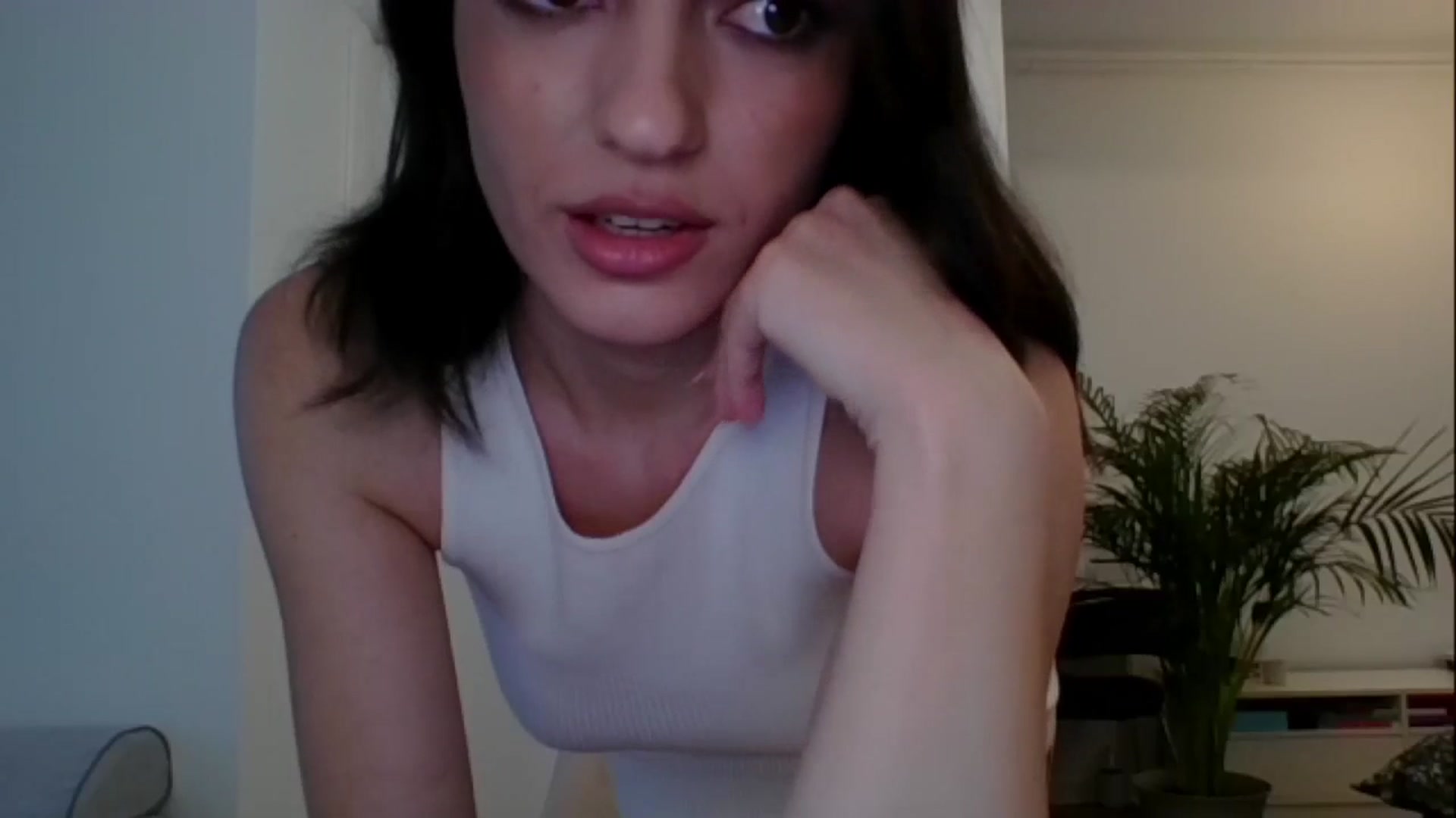 Gallery image thumbnail from RosaRose_'s myfreecams stream on, 01/27/2024, 09:39 image 8 of 20