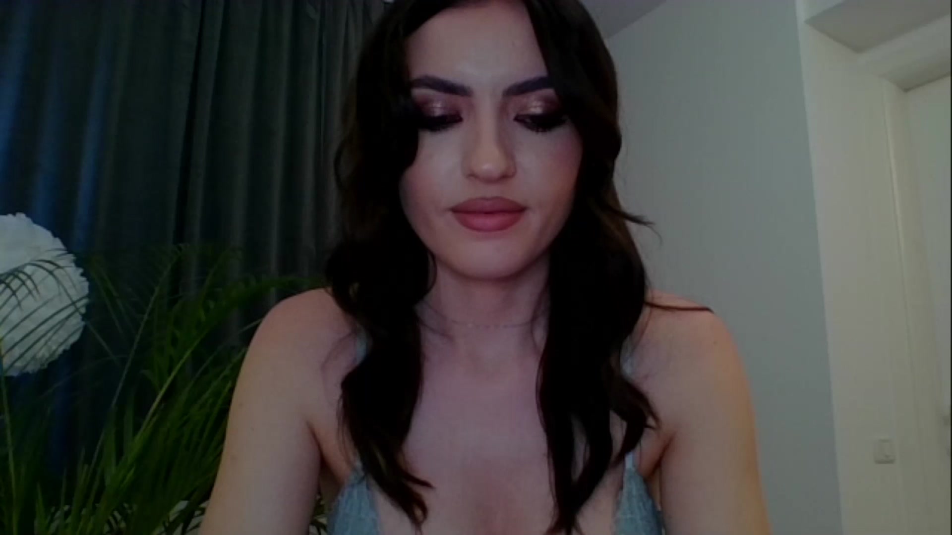 Gallery image thumbnail from RosaRose_'s myfreecams stream on, 03/15/2024, 15:05 image 13 of 20