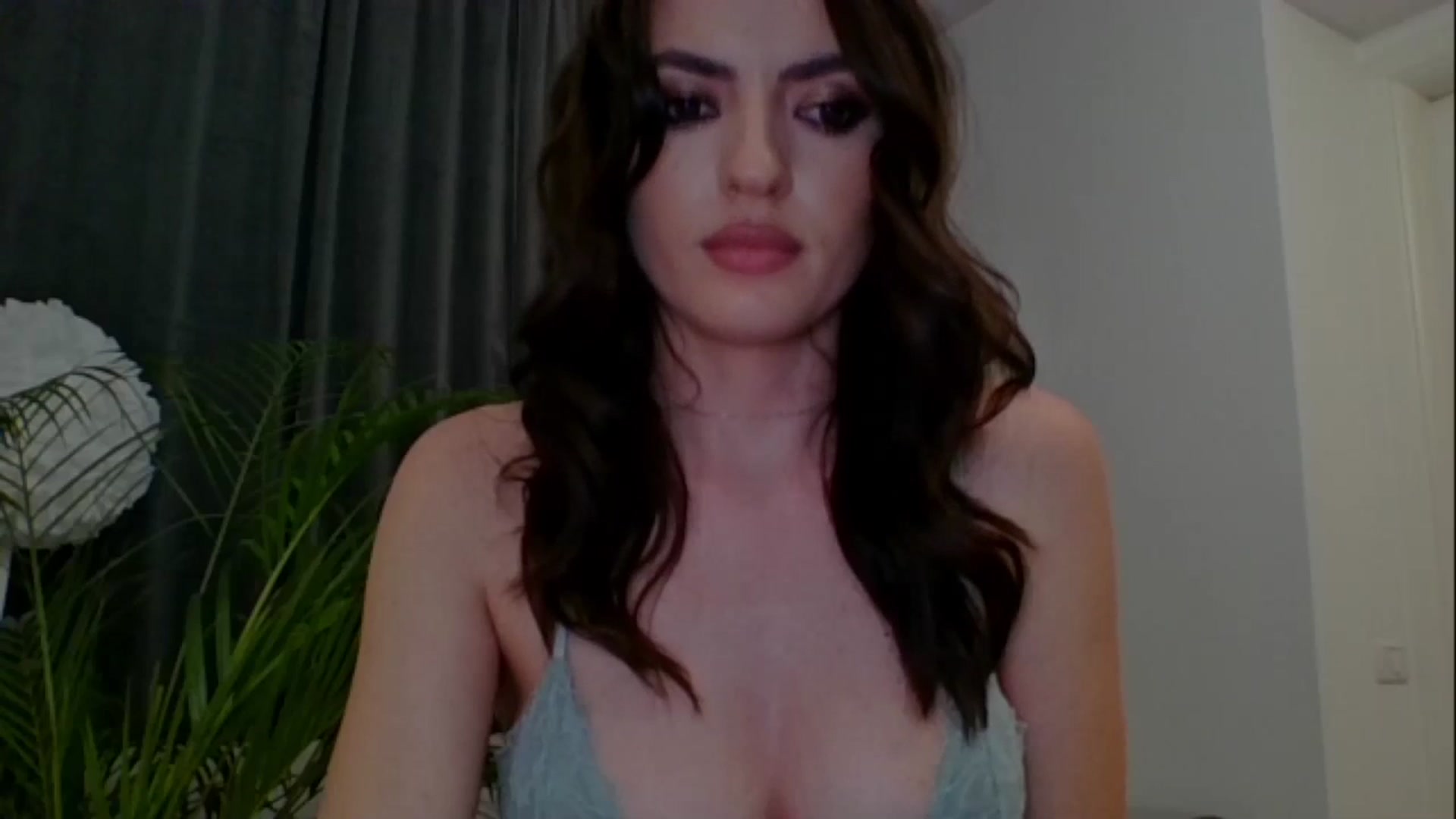 Gallery image thumbnail from RosaRose_'s myfreecams stream on, 03/15/2024, 17:37 image 10 of 20