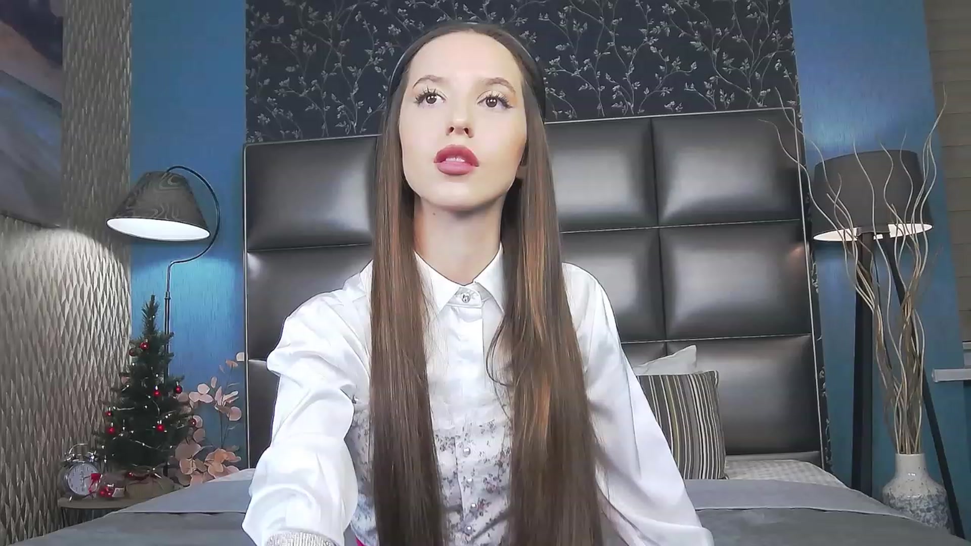 Gallery image thumbnail from RosaliaCharm's myfreecams stream on, 12/14/2023, 24:43 image 5 of 20