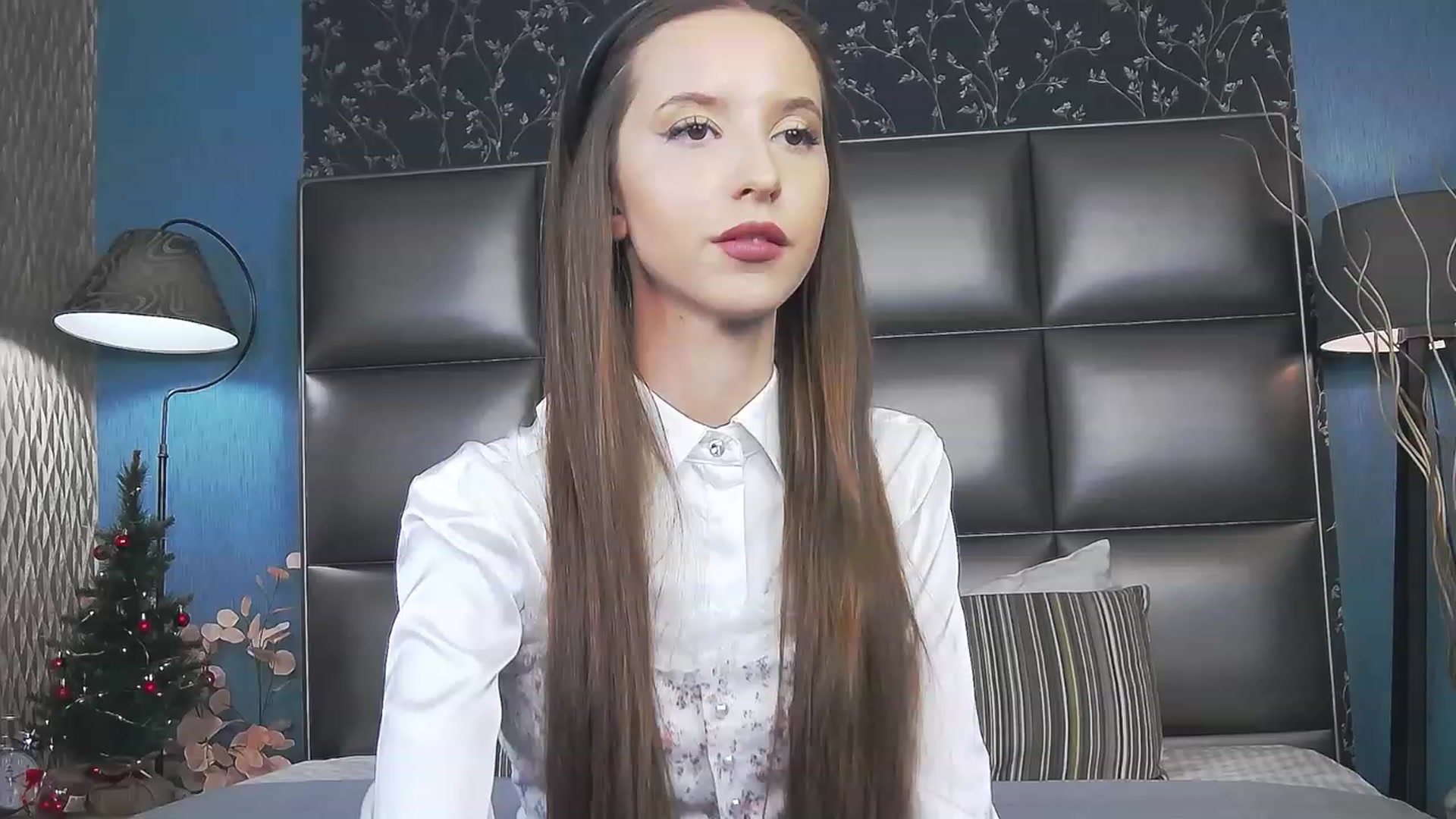 Gallery image thumbnail from RosaliaCharm's myfreecams stream on, 12/14/2023, 24:43 image 3 of 20